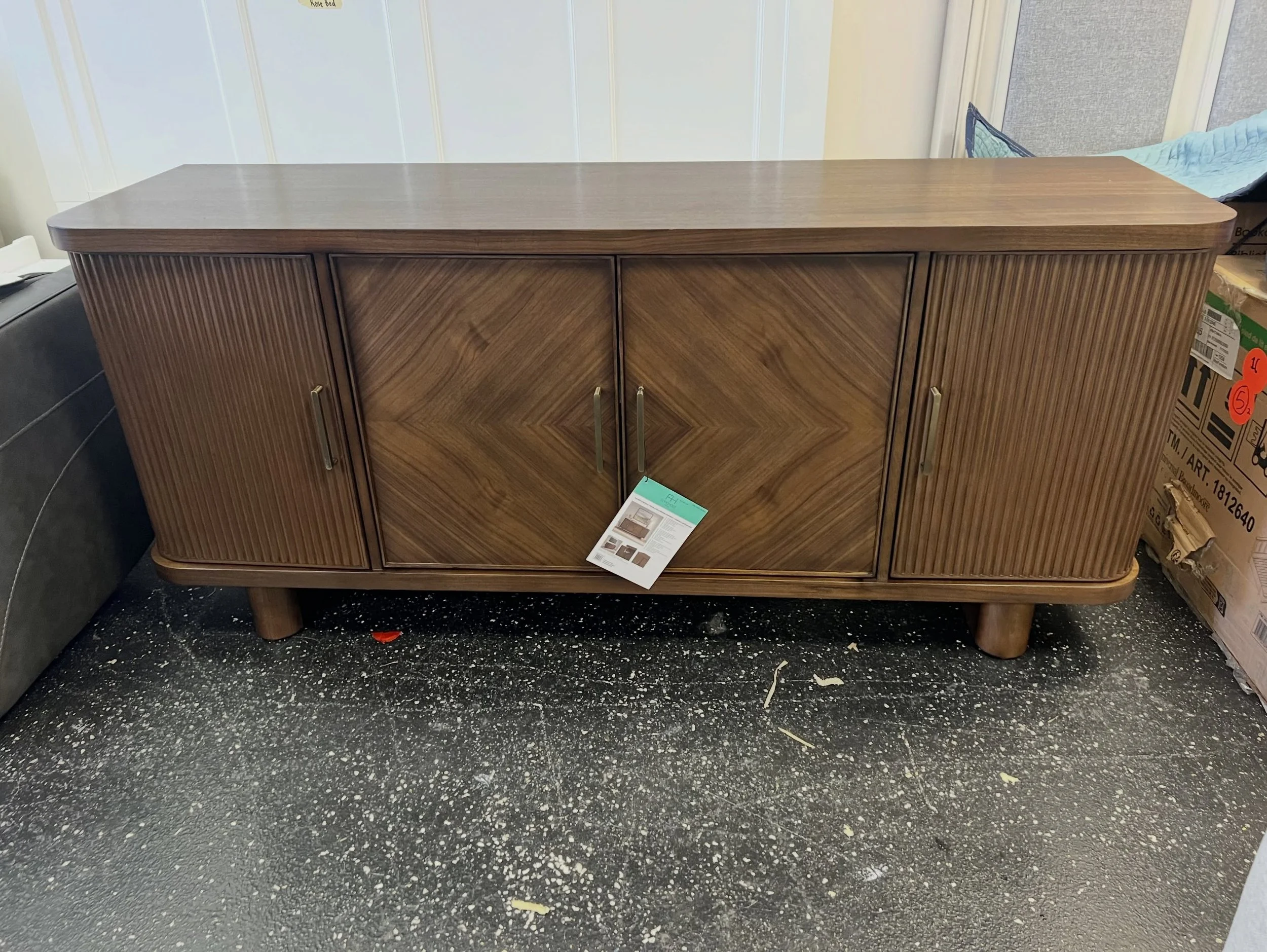 JUST ARRIVED &mdash; by popular demand!! 🦏

Montebello Walnut Console
✅ Like New Condition, Open Box
📏 68&rdquo; x 19.5&rdquo; x 30&rdquo;H
💲449

Rhino Decor
📍 13393 W Colonial Dr, Winter Garden, FL 34787
🕙 Tue&ndash;Thu 10&ndash;5 | Fri&ndash;S