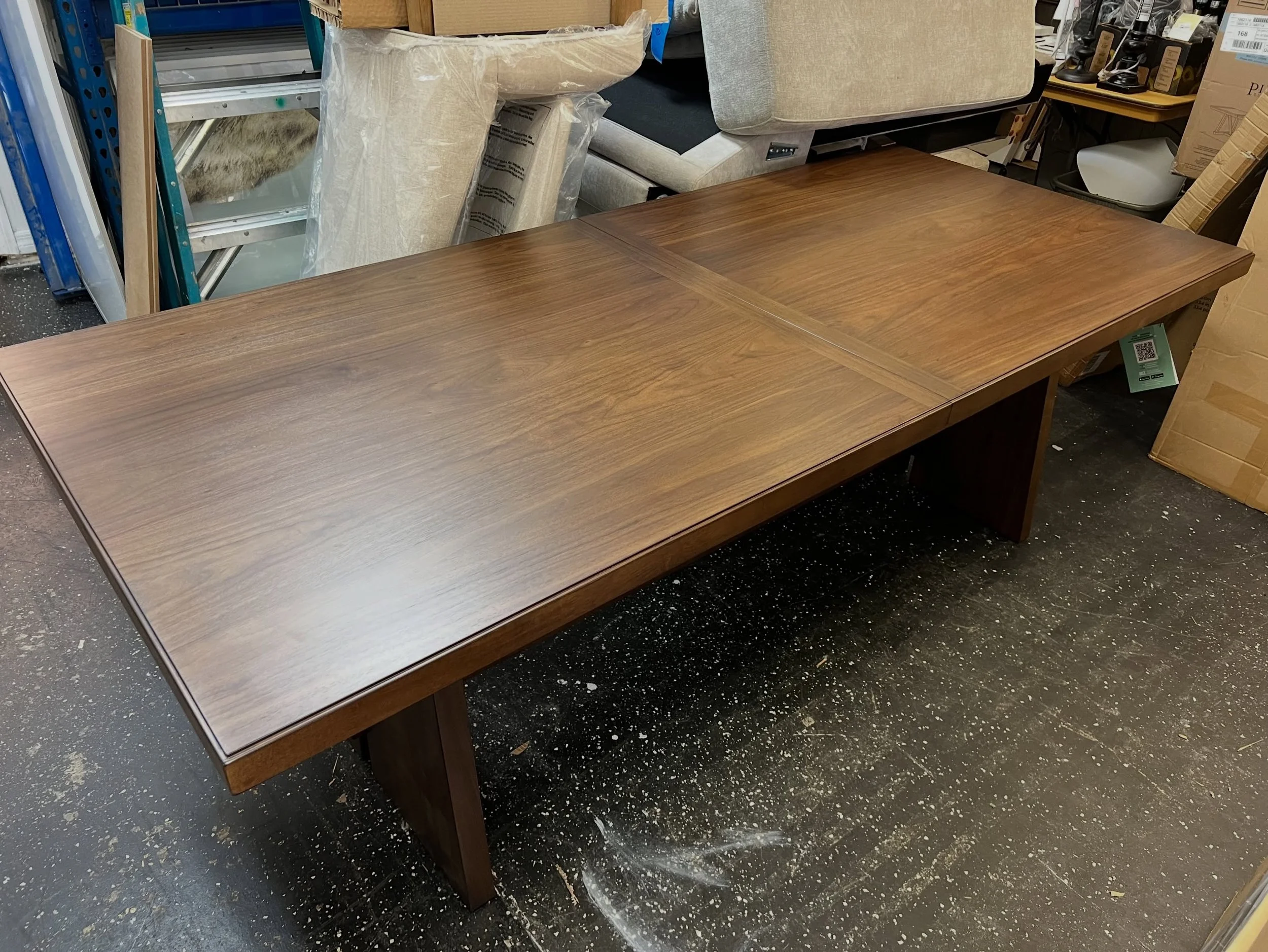 JUST ARRIVED &mdash; do not miss out on this one! 🦏

*NEW* Thomasville Kayde Wood Dining Table
✅New Condition, Open Box
📏 92&rdquo; x 40&rdquo; x 30&rdquo;H
💲600

Rhino Decor
📍 13393 W Colonial Dr, Winter Garden, FL 34787
🕙 Tue&ndash;Thu 10&ndas