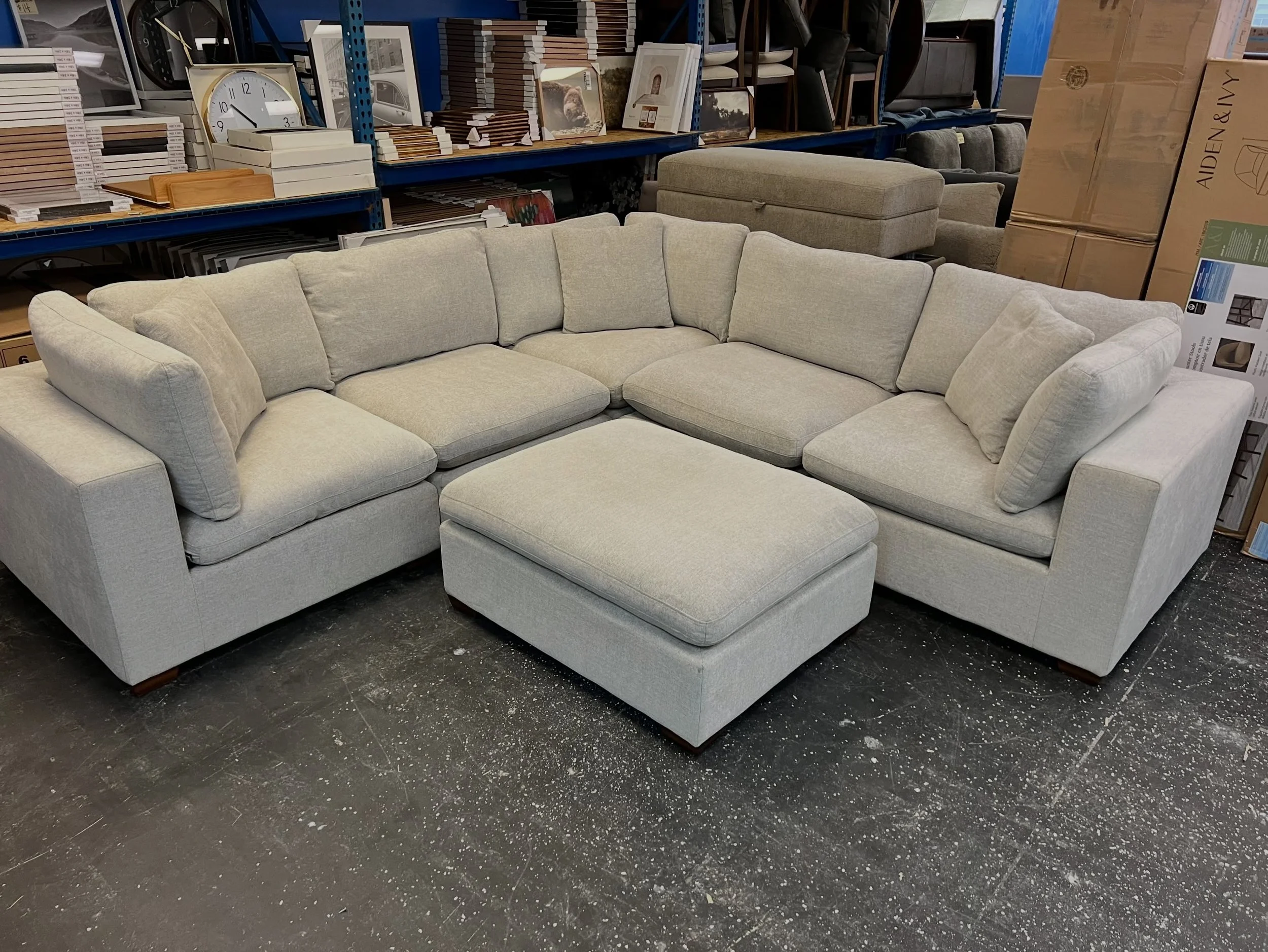 JUST ARRIVED &mdash; will not last long!! 🦏

Thomasville Lowell Light Gray 6pc Modular Sectional
✅ Like New Condition
📏 116&rdquo; x 116&rdquo; x 41&rdquo; x 26.5&rdquo;H
💲1200

Rhino Decor
📍 13393 W Colonial Dr, Winter Garden, FL 34787
🕙 Tue&nd