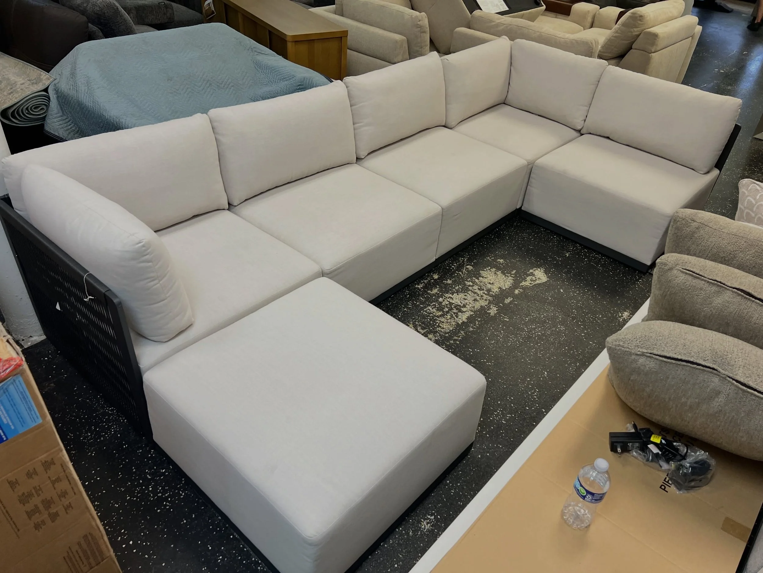 JUST ARRIVED &mdash; another great find at Rhino Decor 🦏

Henredon Annalise 6pc Patio Modular Sectional 
✅Excellent Condition
📏 131.5&rdquo; x 65.5&rdquo; x 31.5&rdquo; H
💲1100

Rhino Decor
📍 13393 W Colonial Dr, Winter Garden, FL 34787
🕙 Tue&nd