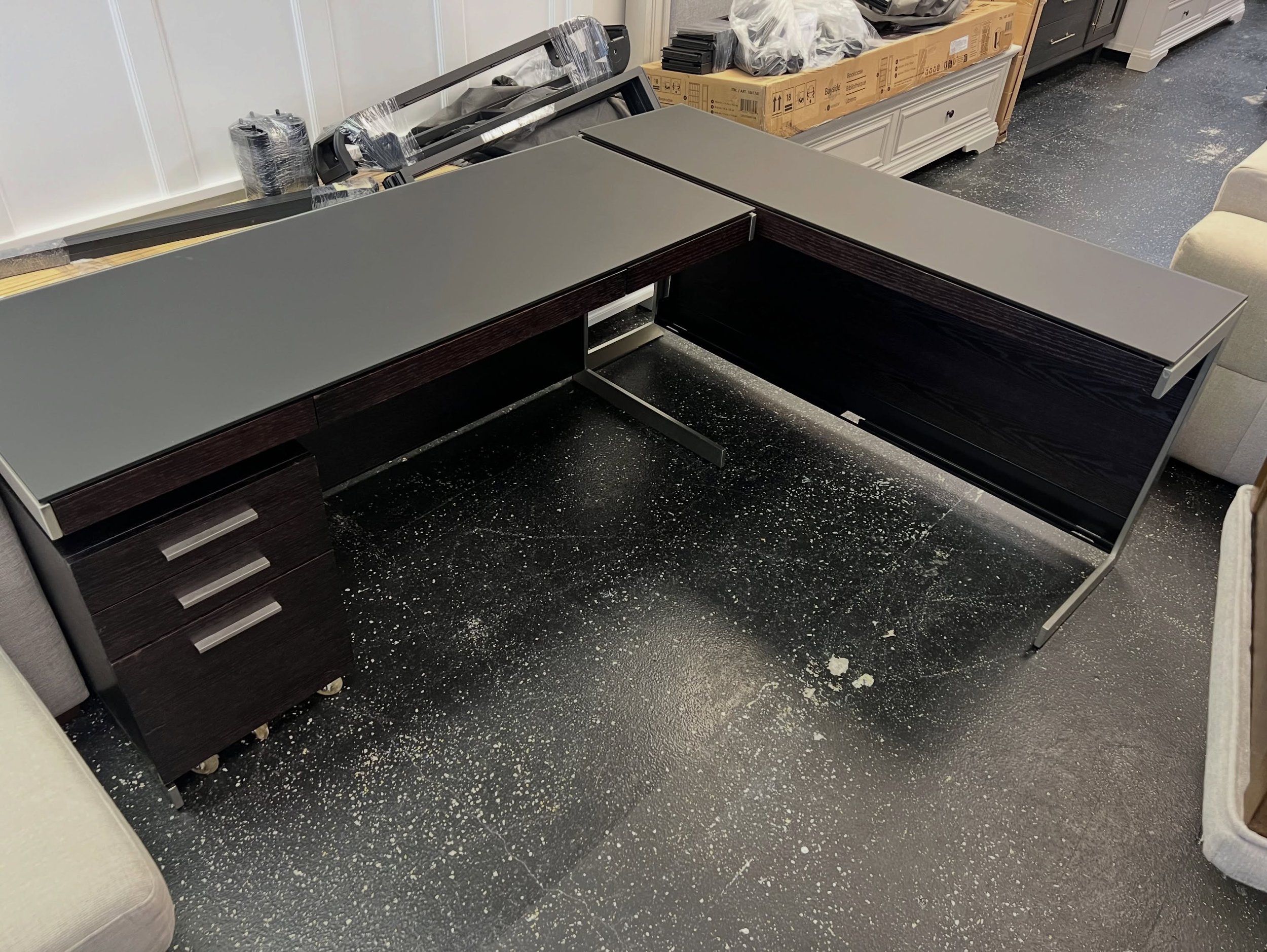 JUST ARRIVED &mdash; class style, smart savings 🦏

BDI Sequel L-Shape Desk + File Cabinet
✅ Good Condition
📏 Desk: 66&rdquo; x 24&rdquo; x 29&rdquo;H, File Cabinet: 15&rdquo; x 21&rdquo; x 24.5&rdquo;H
💲500

Rhino Decor
📍 13393 W Colonial Dr, Win