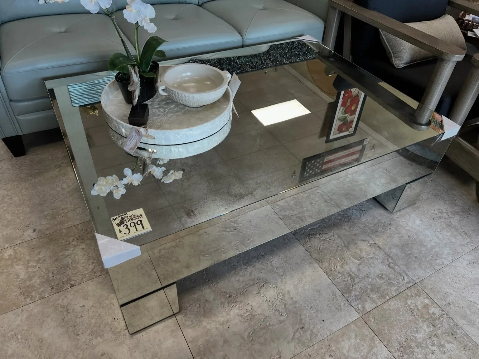JUST ARRIVED &mdash; will not last long!! 🦏

Large Modern Mirrored Coffee Table 
✅ Excellent Condition
📏 56&rdquo; x 40&rdquo; x 17.5&rdquo;H
💲399

Rhino Decor
📍 13393 W Colonial Dr, Winter Garden, FL 34787
🕙 Tue&ndash;Thu 10&ndash;5 | Fri&ndash