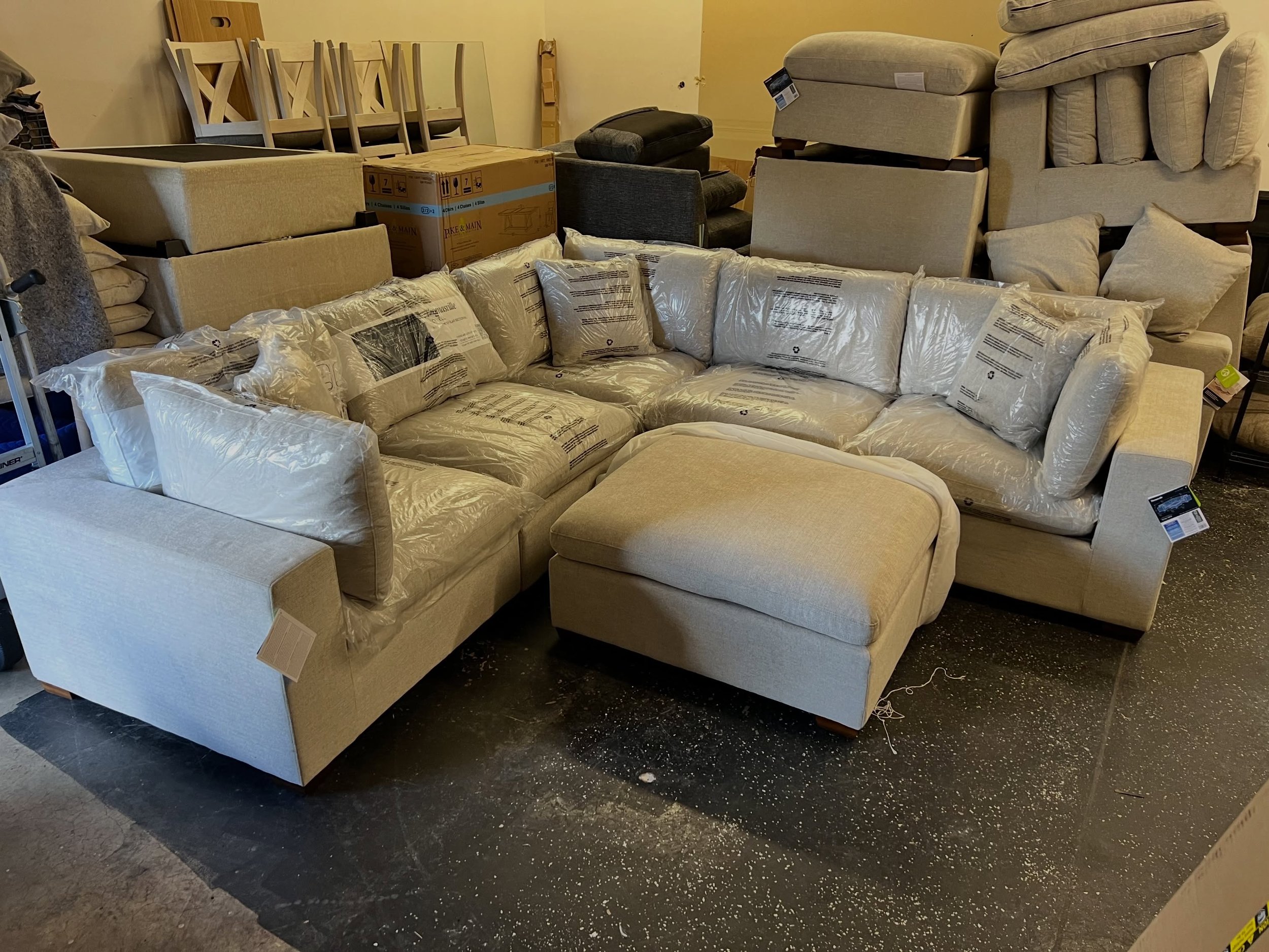 JUST ARRIVED &mdash; will not last long!! 🦏

Thomasville Lowell Light Gray 6pc Modular Sectional
✅ New Condition, Open Box
📏 116&rdquo; x 116&rdquo; x 41&rdquo; x 26.5&rdquo;H
💲1400

Rhino Decor
📍 13393 W Colonial Dr, Winter Garden, FL 34787
🕙 T