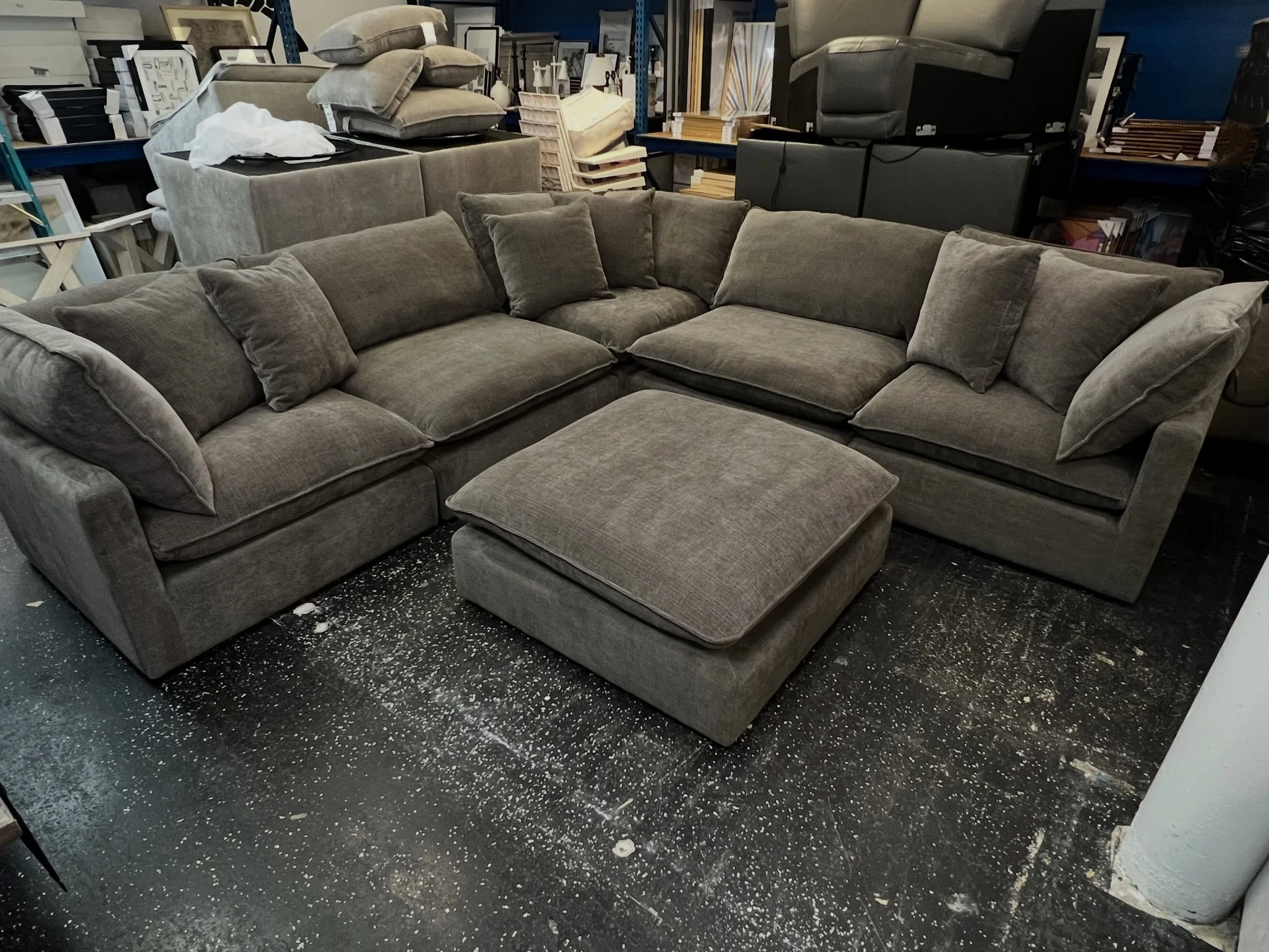 JUST ARRIVED &mdash; will not last long!! 🦏

Dark Gray Mira 6pc Modular Sectional
✅Like New Condition
📏 128&rdquo; x 128&rdquo; x 42.5&rdquo; x 34&rdquo; H
💲1700

Rhino Decor
📍 13393 W Colonial Dr, Winter Garden, FL 34787
🕙 Tue&ndash;Thu 10&ndas
