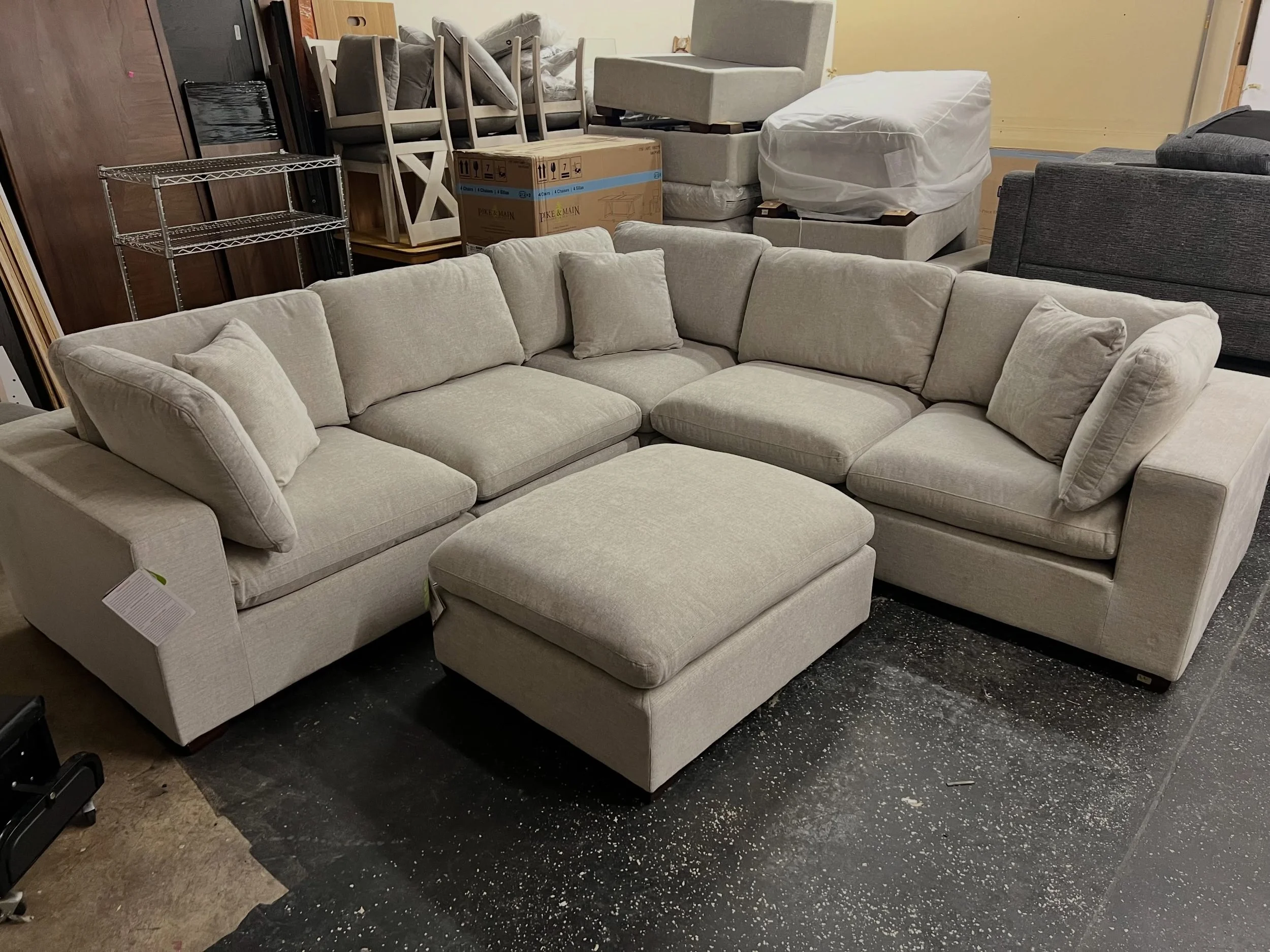 JUST ARRIVED &mdash; do not miss out on this one! 🦏

Thomasville Lowell Light Gray 6pc Modular Sectional
✅ Like New Condition
📏 116&rdquo; x 116&rdquo; x 41&rdquo; x 26.5&rdquo;H
💲1200

Rhino Decor
📍 13393 W Colonial Dr, Winter Garden, FL 34787
?