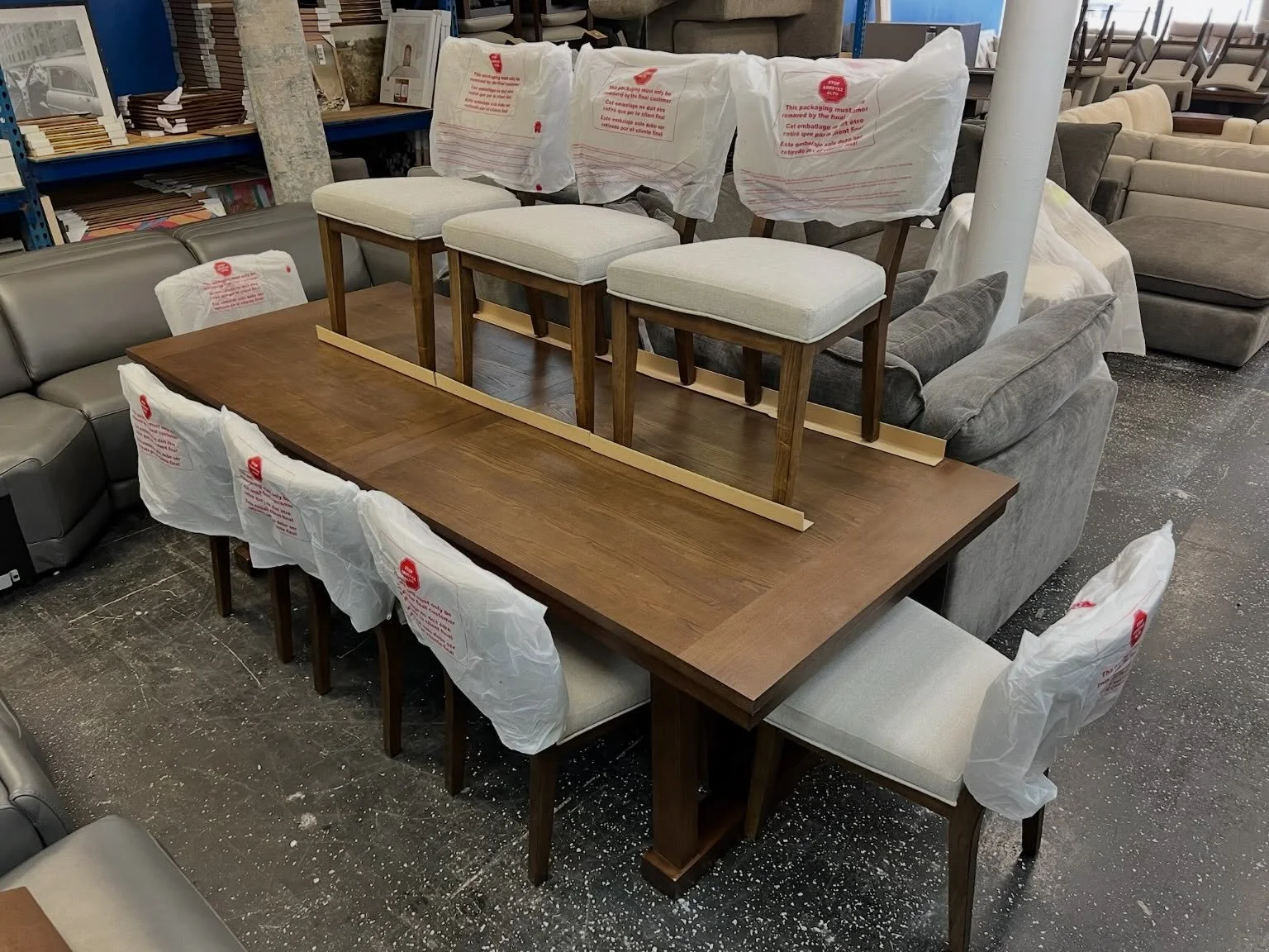 JUST ARRIVED &mdash; by popular demand!! 🦏

Mendocino 9pc Dining Table Set
✅ Like New Condition
📏 Table: 96&rdquo; x 40&rdquo; x 30&rdquo;H, Chairs: 20.5&rdquo; x 24&rdquo; x 33&rdquo;H, Leaf : 18&rdquo;.
💲1099

Rhino Decor
📍 13393 W Colonial Dr,