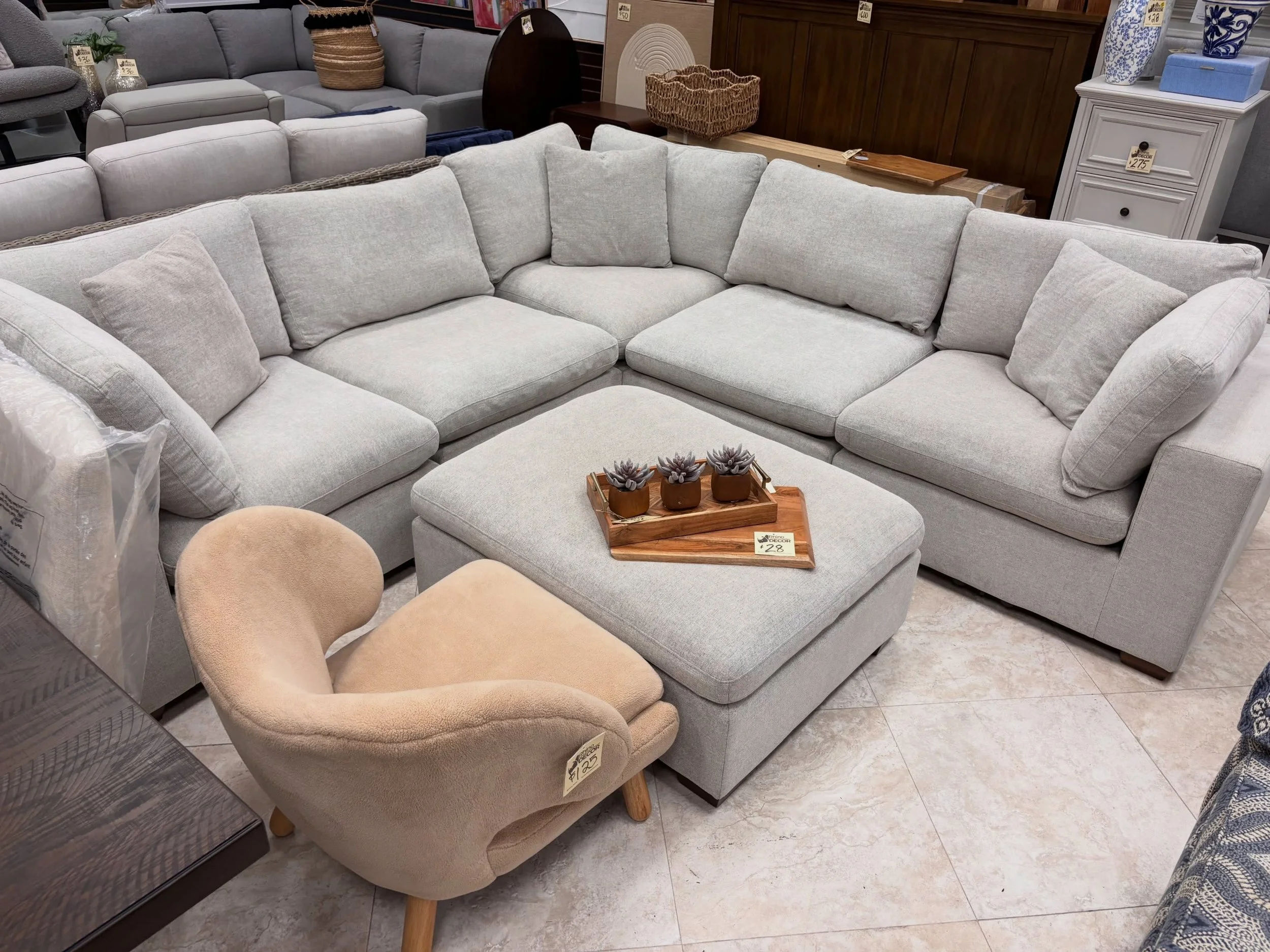 JUST ARRIVED &mdash; will not last long!! 🦏

Thomasville Lowell Light Gray 6pc Modular Sectional
✅ Like New Condition
📏 116&rdquo; x 116&rdquo; x 41&rdquo; x 26.5&rdquo;H
💲1200

Rhino Decor
📍 13393 W Colonial Dr, Winter Garden, FL 34787
🕙 Tue&nd