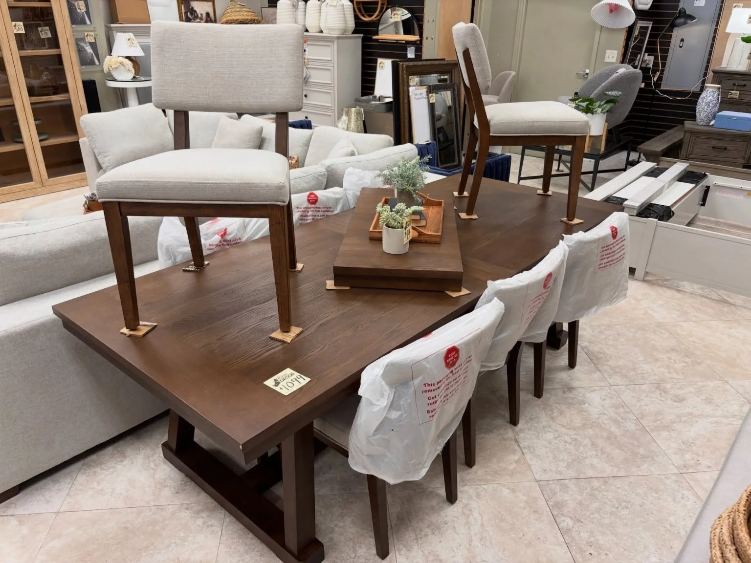 JUST ARRIVED &mdash; another great find at Rhino Decor.

Mendocino 9pc Dining Table Set
✅ Like New Condition, (small chip on corner)
📏 Table: 96&rdquo; x 40&rdquo; x 30&rdquo;H, Chairs: 20.5&rdquo; x 24&rdquo; x 33&rdquo;H, Leaf : 18&rdquo;.
💲999

