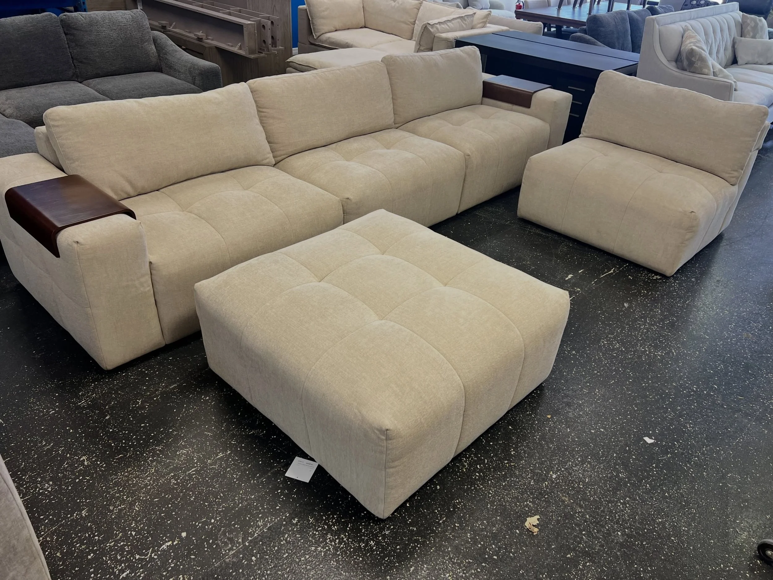 JUST ARRIVED &mdash; do not miss out on this one! 🦏

5pc Cream Fabric Modular Sofa w/Ottoman
✅Like New Condition
📏 Sofa: 146&rdquo; x 41&rdquo; x 35.5&rdquo;H, Armless Chair: 41.5&rdquo; x 41&rdquo; x 35.5&rdquo;H, Ottoman : 42.5&rdquo; x 42.5&rdqu