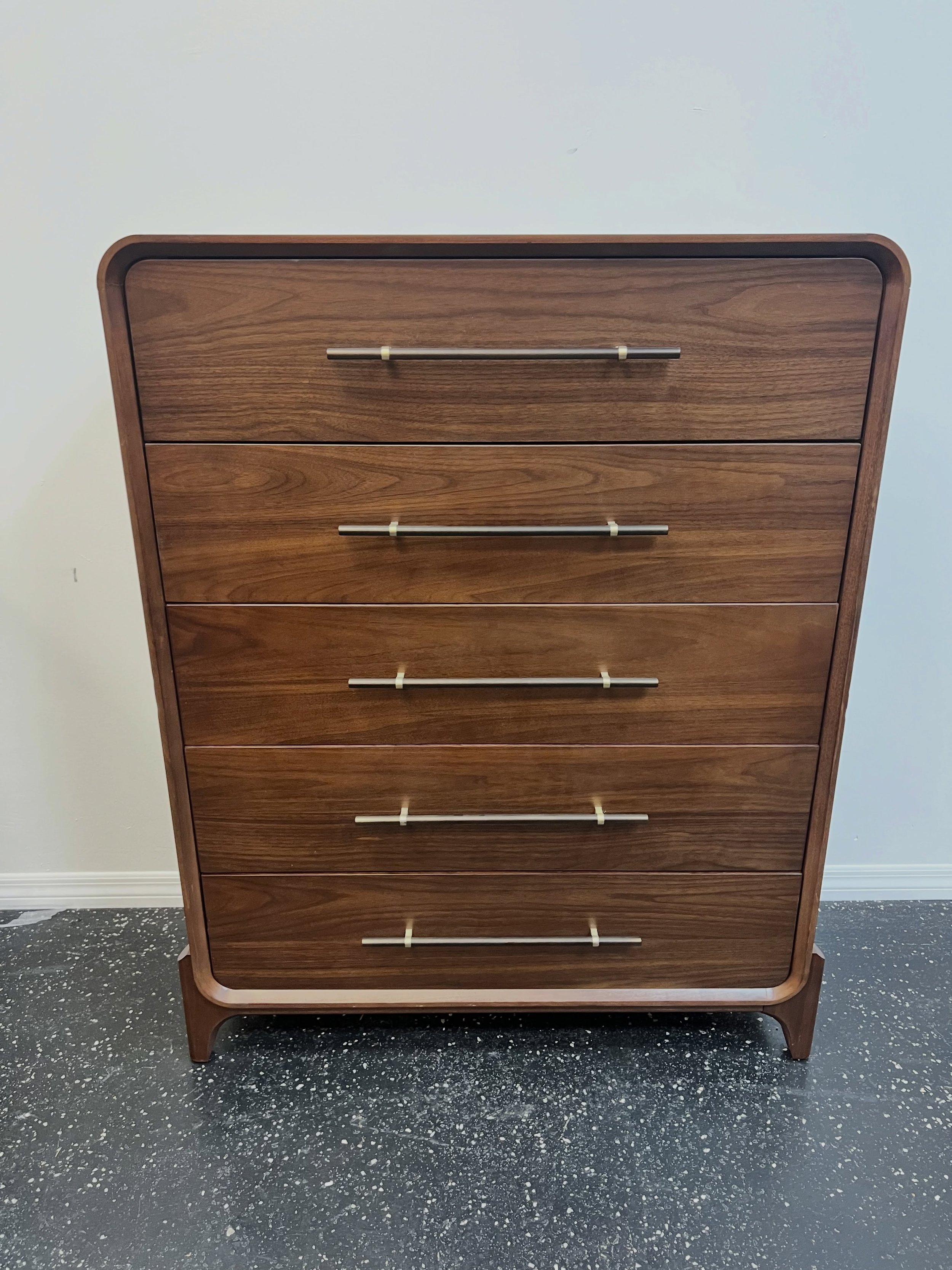 JUST ARRIVED &mdash; and priced to move!! 🦏

Rockford Chest of Drawers
✅ Like New Condition, small scratch on top
📏 42.5&rdquo; x 18&rdquo; x 52&rdquo;H
💲425

Rhino Decor
📍 13393 W Colonial Dr, Winter Garden, FL 34787
🕙 Tue&ndash;Thu 10&ndash;5 