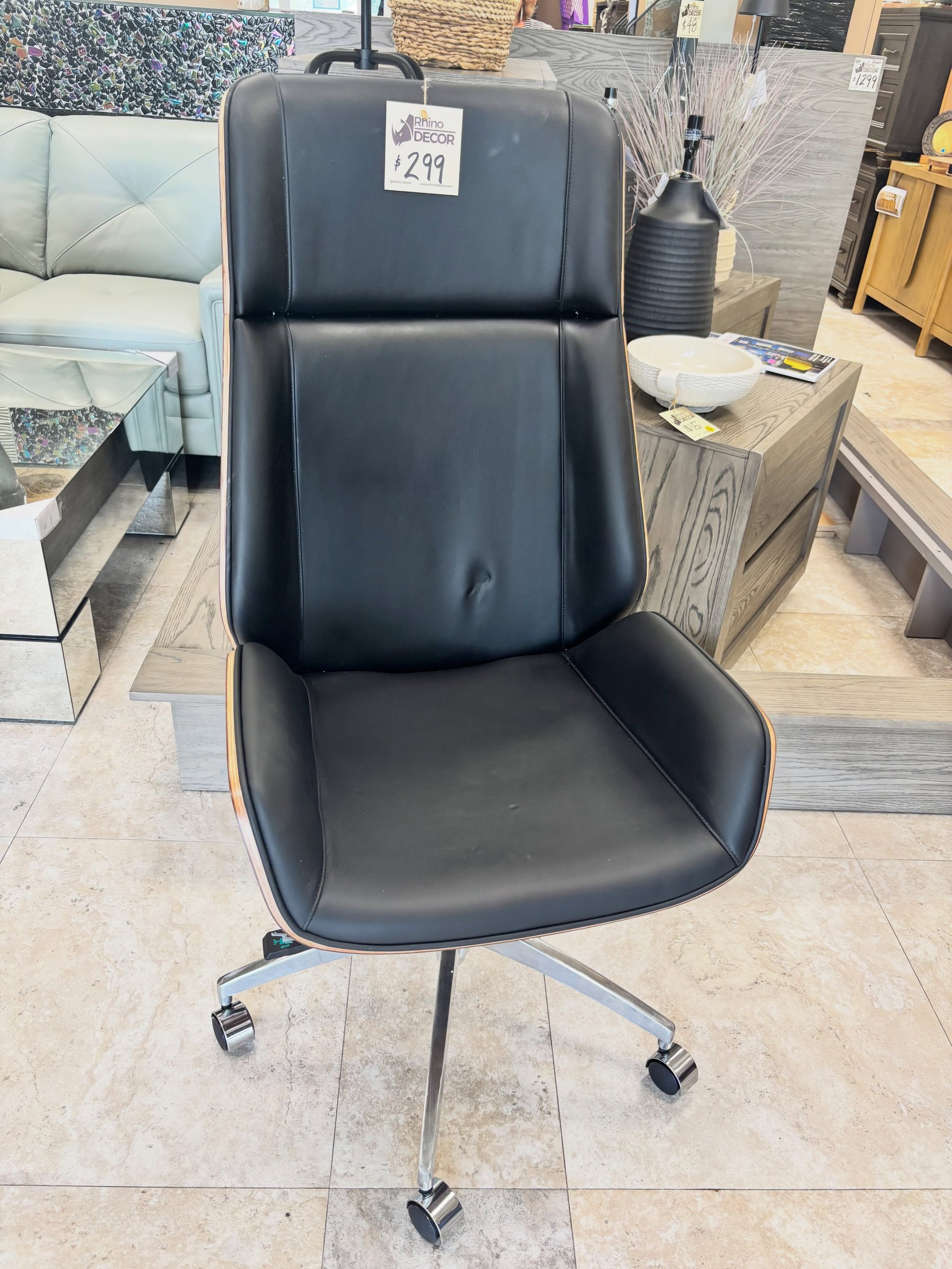 JUST ARRIVED &mdash; another great find at Rhino Decor 🦏

Modern Black Leather Office Chair
✅Like New Condition
📏 23&rdquo; x 20&rdquo; x 29&rdquo;
💲299

Rhino Decor
📍 13393 W Colonial Dr, Winter Garden, FL 34787
🕙 Tue&ndash;Thu 10&ndash;5 | Fri
