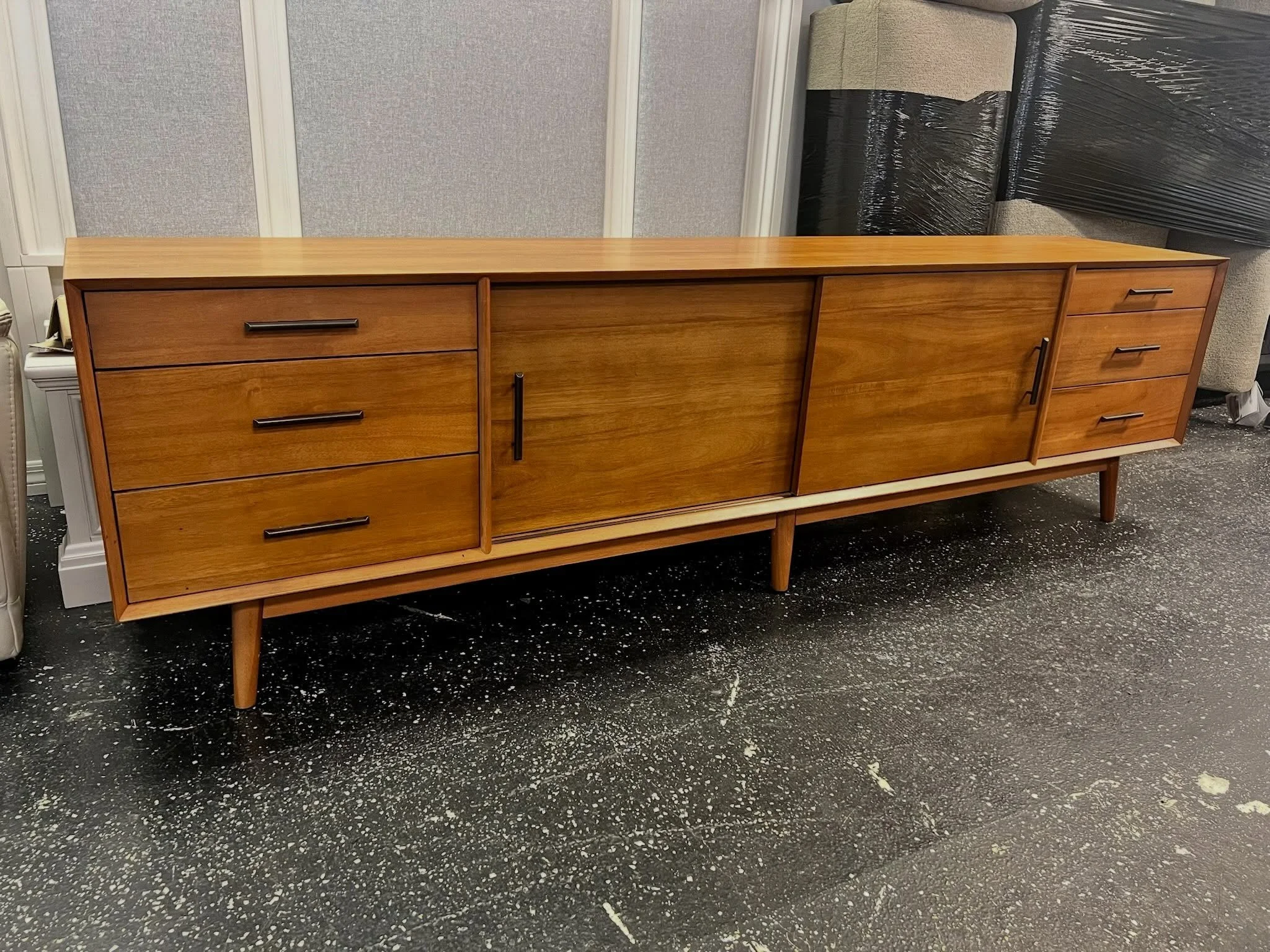 JUST ARRIVED &mdash; will not last long!! 🦏 

West Elm 96&rdquo; MCM Media Console
✅ Excellent Condition
📏 96&rdquo; x 19&rdquo; x 27&rdquo; H
💲1000

Rhino Decor
📍 13393 W Colonial Dr, Winter Garden, FL 34787
🕙 Tue&ndash;Thu 10&ndash;5 | Fri&nda