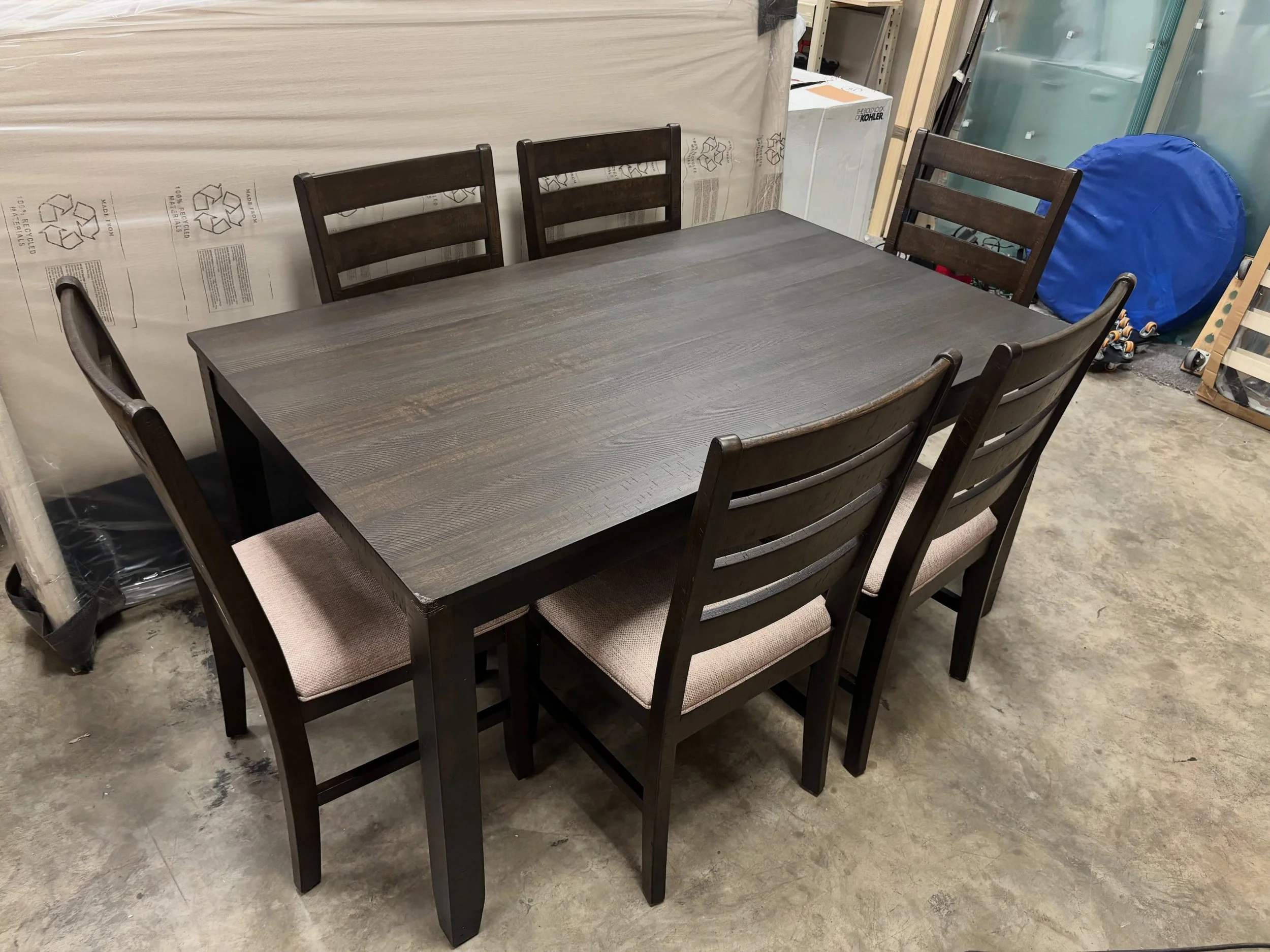 JUST ARRIVED &mdash; and priced to move!! 🦏

7pc Acacia Wood Table &amp; Chairs (as-is)
✅ Table New w/ damaged corner, Chairs are brand new. 
📏 Table: 60&rdquo; x 36&rdquo; x 30&rdquo;H, Chairs: 18&rdquo; x 21&rdquo; x 39&rdquo;H
💲349

Rhino Decor