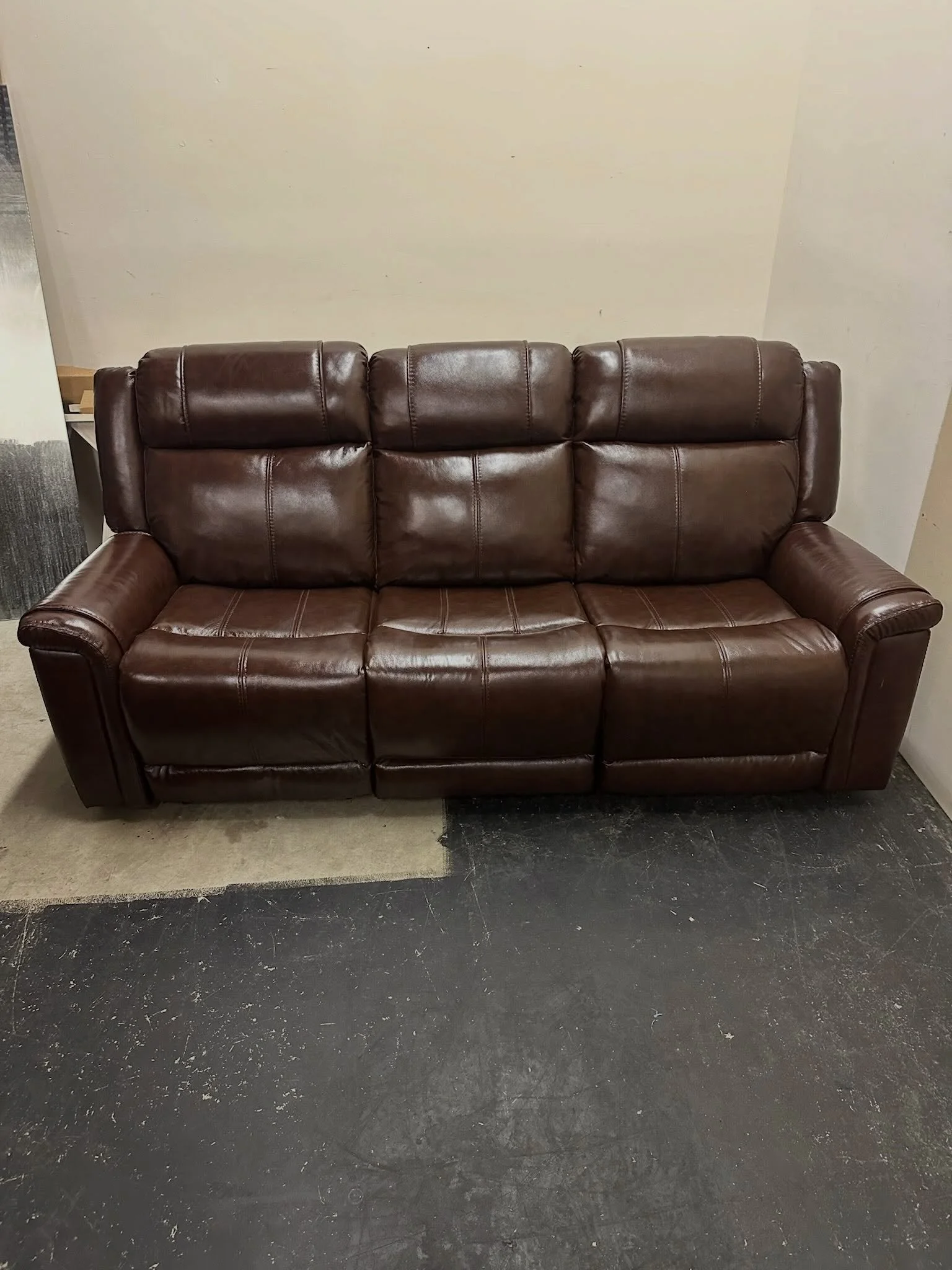 JUST ARRIVED &mdash; and priced to move!! 🦏

Brown Faux Leather 3pc Manual Reclining Sofa 
✅Like New Condition
📏 85&rdquo; x 32&rdquo; x 40&rdquo;H
💲399

Rhino Decor
📍 13393 W Colonial Dr, Winter Garden, FL 34787
🕙 Tue&ndash;Thu 10&ndash;5 | Fri