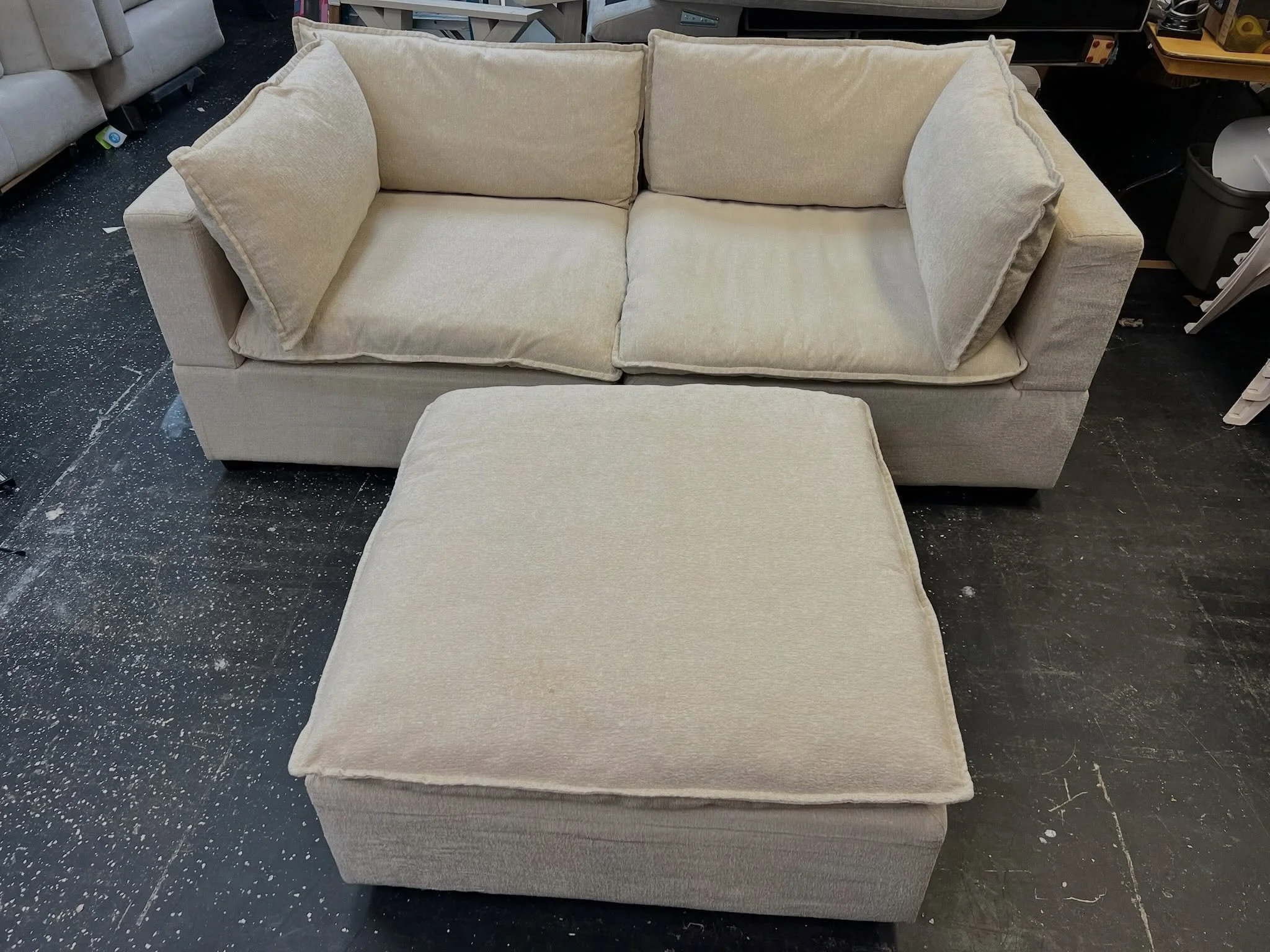 JUST ARRIVED &mdash; and priced to move!! 🦏

Cream 3pc Sofa &amp; Ottoman
✅ Good Condition
📏 Sofa: 85&rdquo; x 42.5&rdquo; x 29.5&rdquo;H, Ottoman: 37.5&rdquo; x 37.5&rdquo; x 17&rdquo;H. 
💲200

Rhino Decor
📍 13393 W Colonial Dr, Winter Garden, F