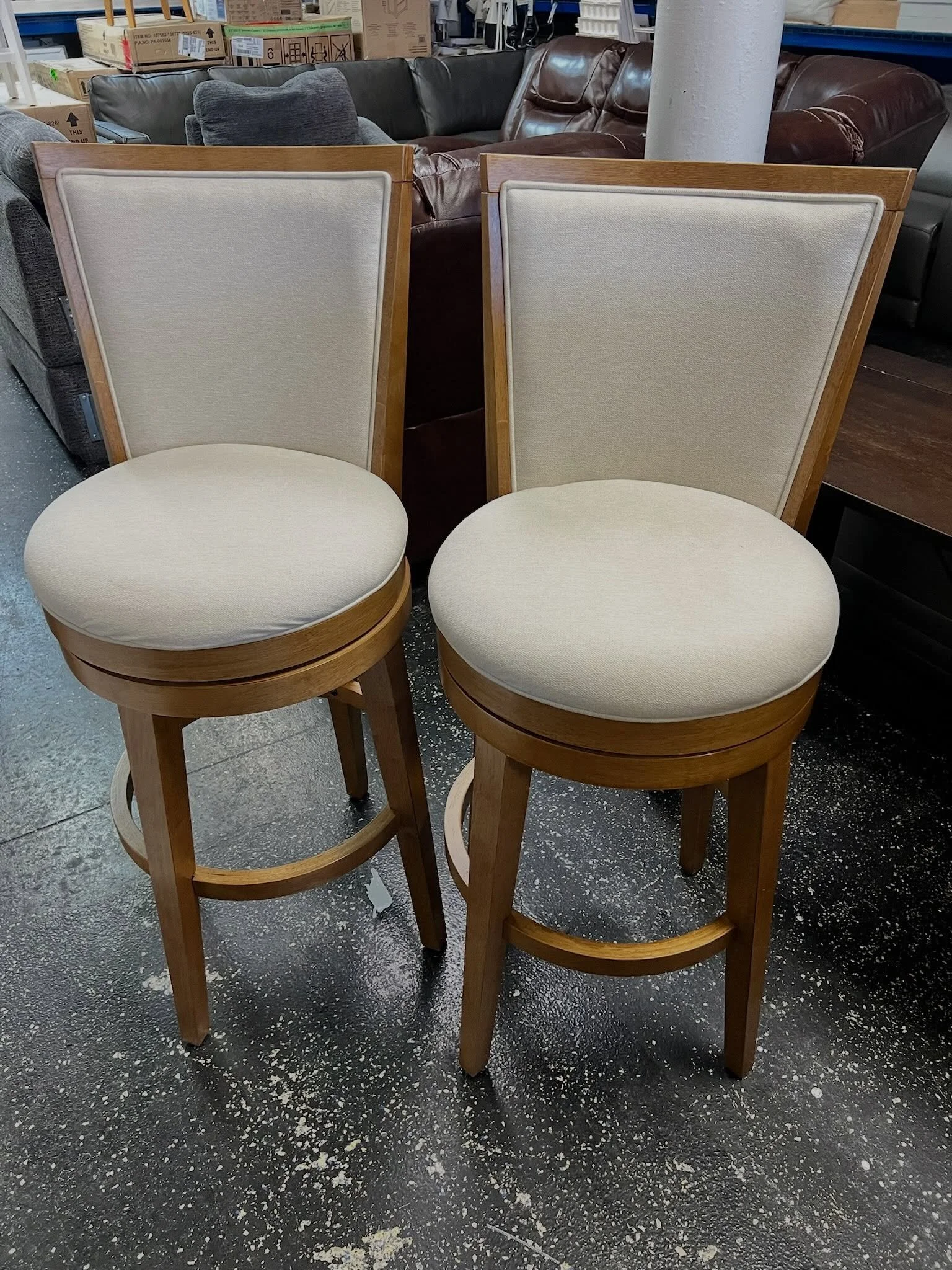 JUST ARRIVED &mdash; class style, smart savings🦏

Light Wood &amp; Cream Swivel Barstools (2)
✅Like New Condition
📏 22&rdquo; x 22&rdquo; x 42&rdquo;H, 30&rdquo; floor to seat.
💲225 for both

Rhino Decor
📍 13393 W Colonial Dr, Winter Garden, FL 3