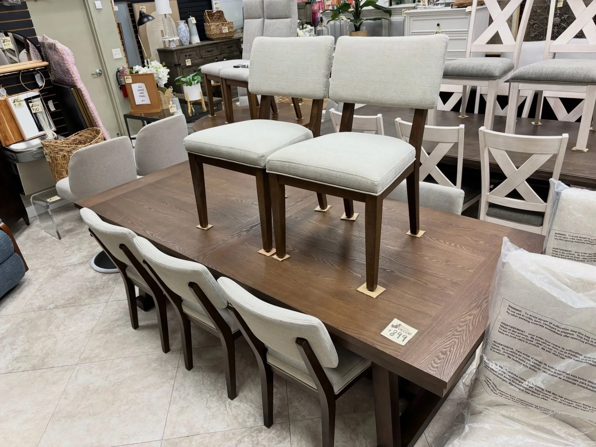 JUST ARRIVED &mdash; class style, smart savings🦏

Mendocino 9pc Dining Table Set
✅ Like New Condition (corner has been repair)
📏 Table: 96&rdquo; x 40&rdquo; x 30&rdquo;H, Chairs: 20.5&rdquo; x 24&rdquo; x 33&rdquo;H, Leaf : 18&rdquo;.
💲899

Rhino