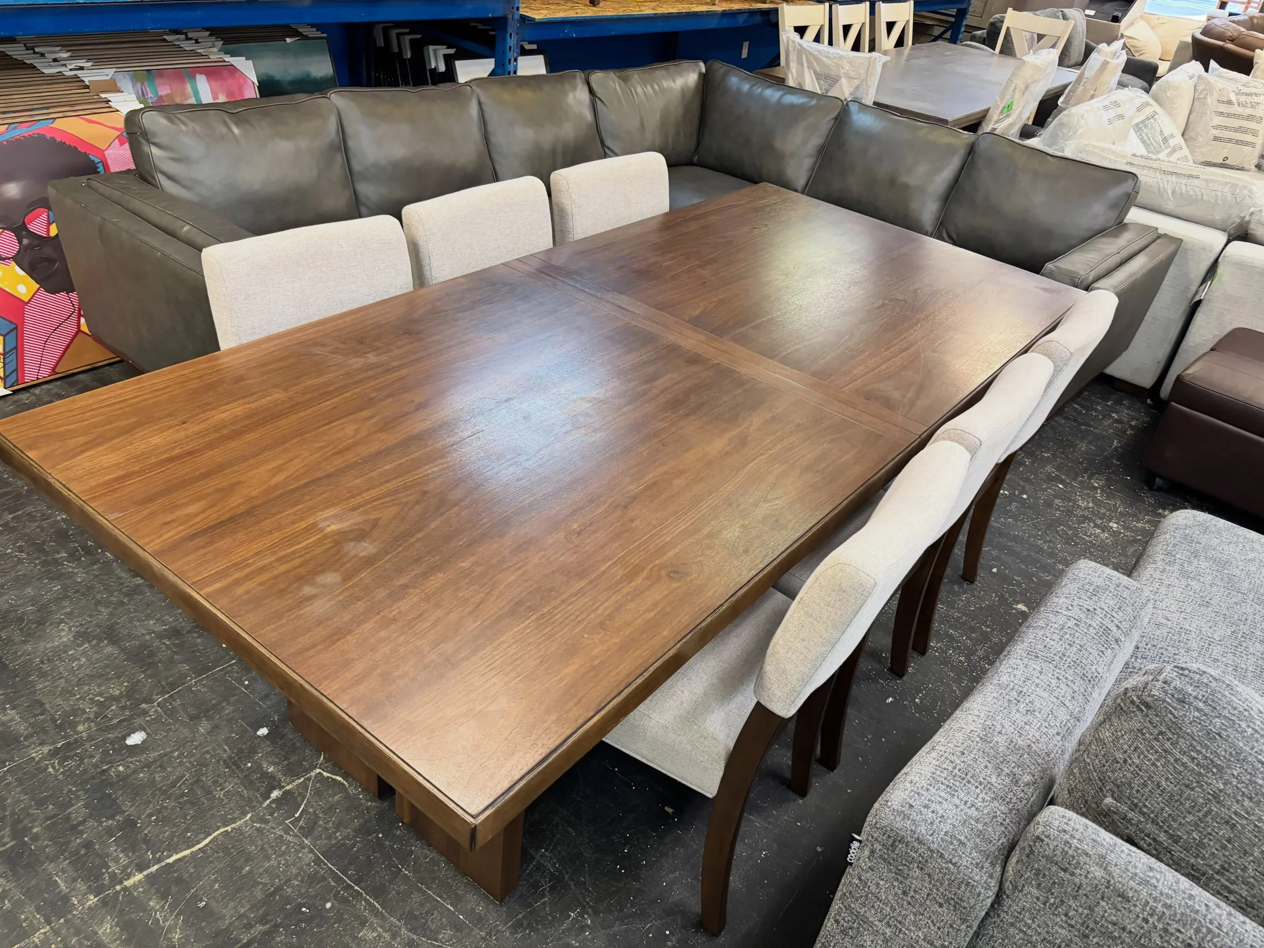 JUST ARRIVED &mdash; and priced to move!! 🦏

Brown Rectangle Dining Table &amp; 6 Chairs 
✅ Good Condition
📏 92&rdquo; x 42&rdquo; x 30&rdquo;H, Chairs 19.5&rdquo; x 24.5&rdquo; x 35&rdquo;H
💲500

Rhino Decor
📍 13393 W Colonial Dr, Winter Garden,
