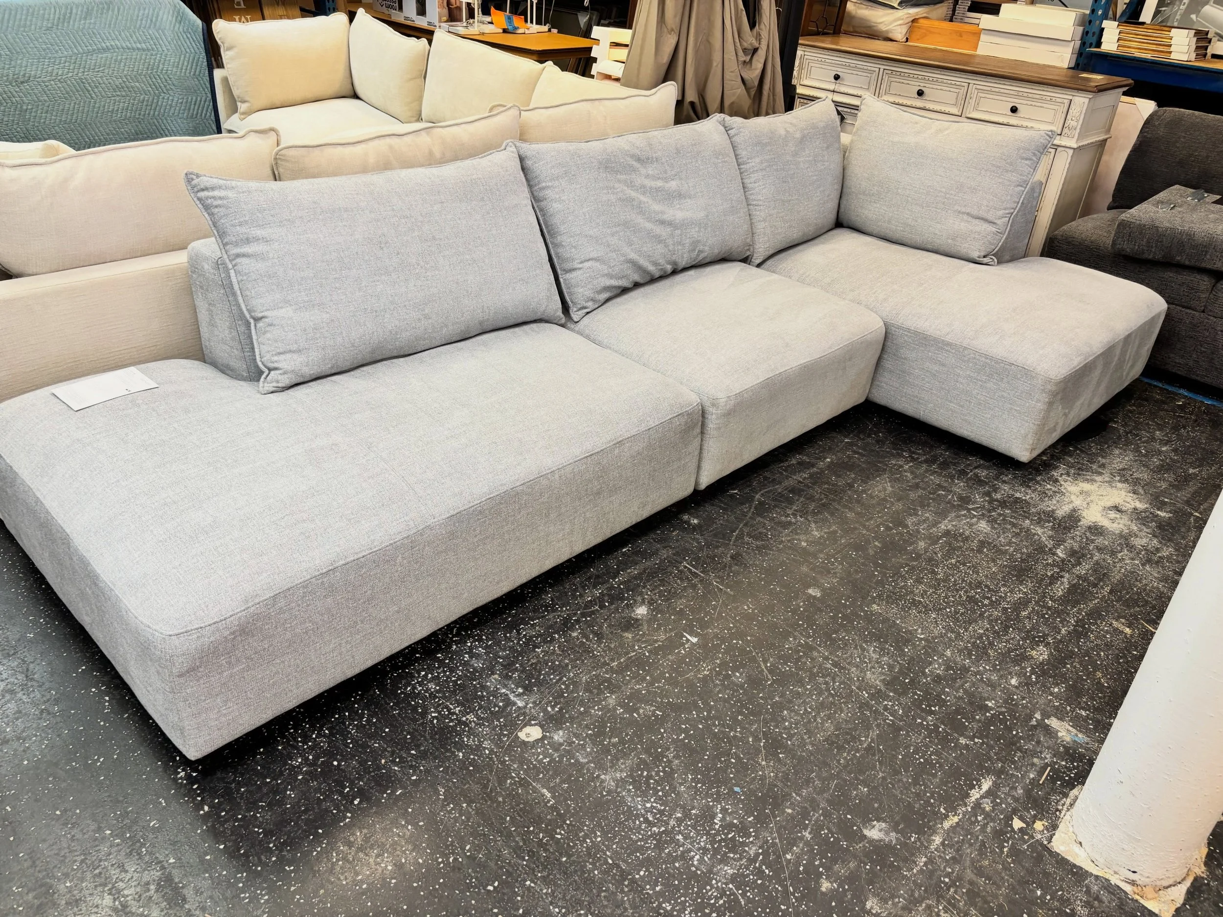 JUST ARRIVED &mdash; another great find at Rhino Decor 🦏

3pc Gray Fabric Sofa Sectional w/Chaise 
✅Like New Condition
📏 141&rdquo; x 64&rdquo; x 42&rdquo; x 28&rdquo;H
💲1000

Rhino Decor
📍 13393 W Colonial Dr, Winter Garden, FL 34787
🕙 Tue&ndas