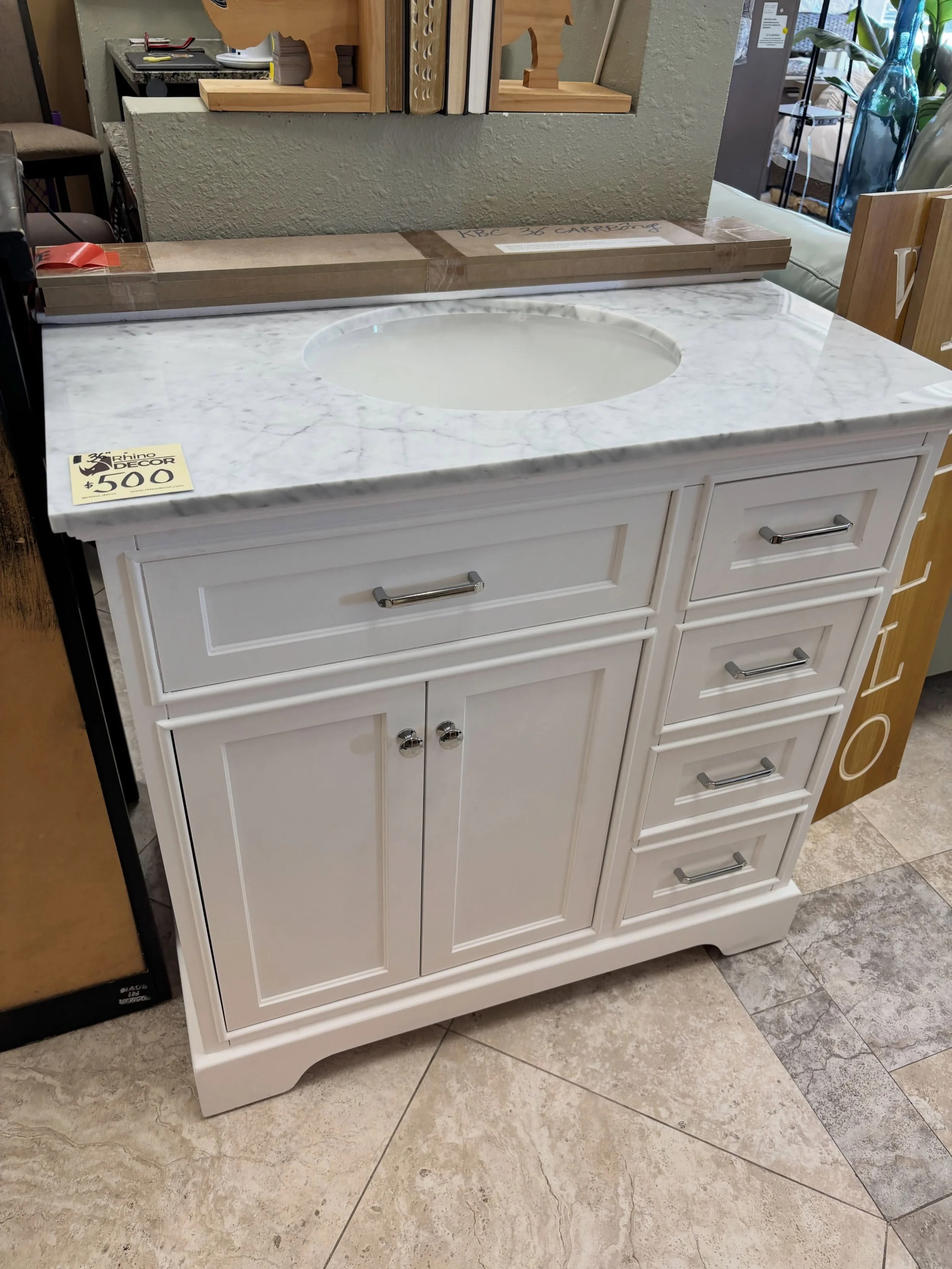 JUST ARRIVED &mdash; another great find at Rhino Decor 🦏

36&rdquo; White Freestanding Vanity w/Top+Backsplash 
✅ Like New Condition, Open Box
📏 36&rdquo; x 22&rdquo; x 35&rdquo;H
💲500

Rhino Decor
📍 13393 W Colonial Dr, Winter Garden, FL 34787
?