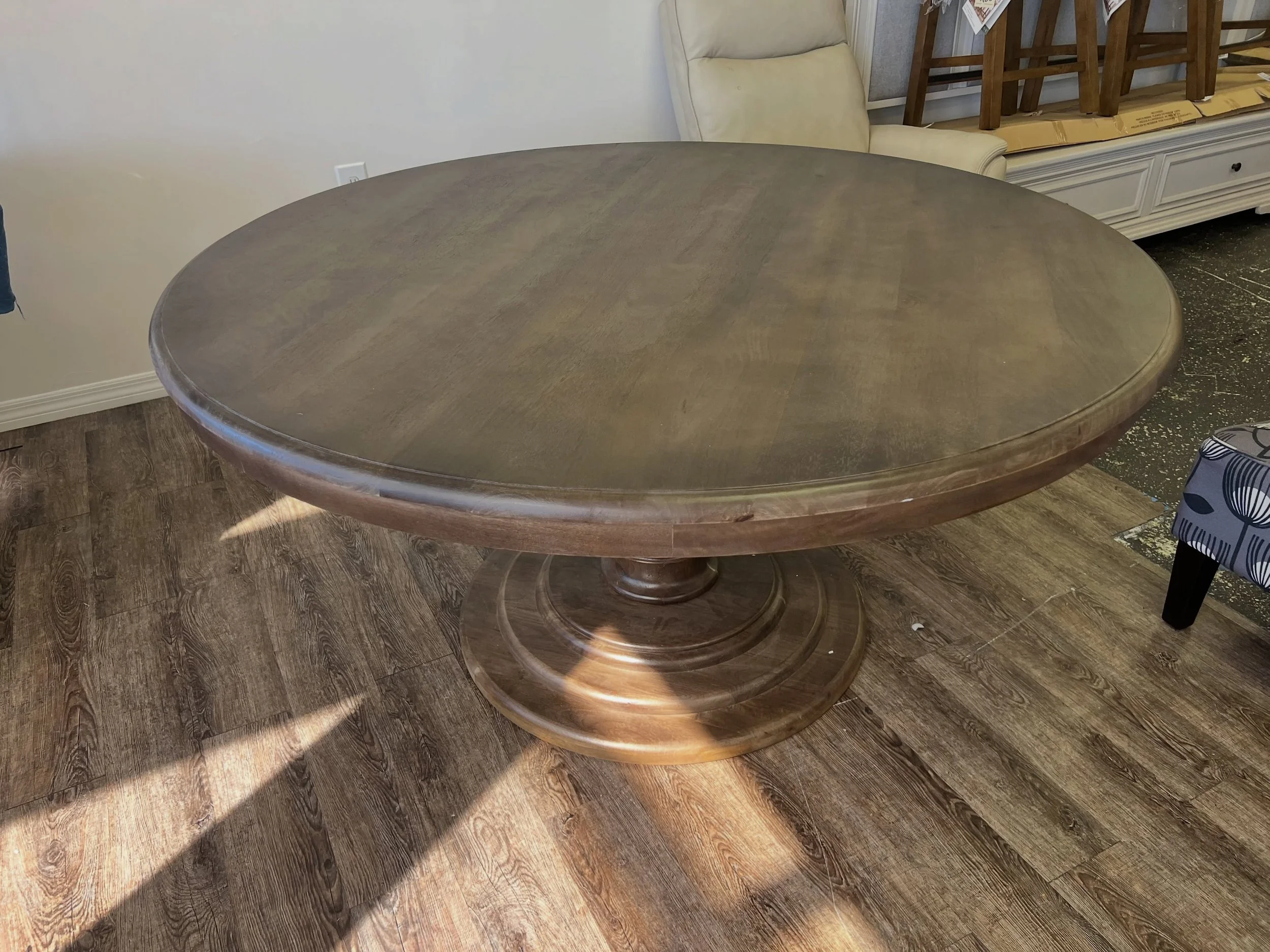 JUST ARRIVED &mdash; class style, smart savings 🦏

Brookside 60&rdquo; Round Mango Wood Dining Table
✅ New Condition, Open Box
📏 60&rdquo;D x 30&rdquo; H
💲899 Table only, Chairs not included, $400 for 6 chairs. 

Rhino Decor
📍 13393 W Colonial Dr
