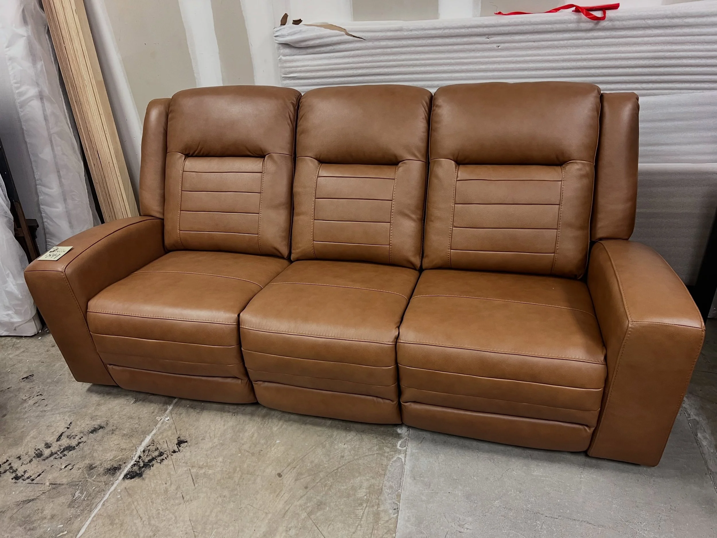 JUST ARRIVED &mdash; will not last long!! 🦏

*New Brown Camel Leather Power Wall Reclining Sofa w/USB Ports
✅ New Condition
📏 87&rdquo; x 39&rdquo; x 40&rdquo;H
💲849

Rhino Decor
📍 13393 W Colonial Dr, Winter Garden, FL 34787
🕙 Tue&ndash;Thu 10&