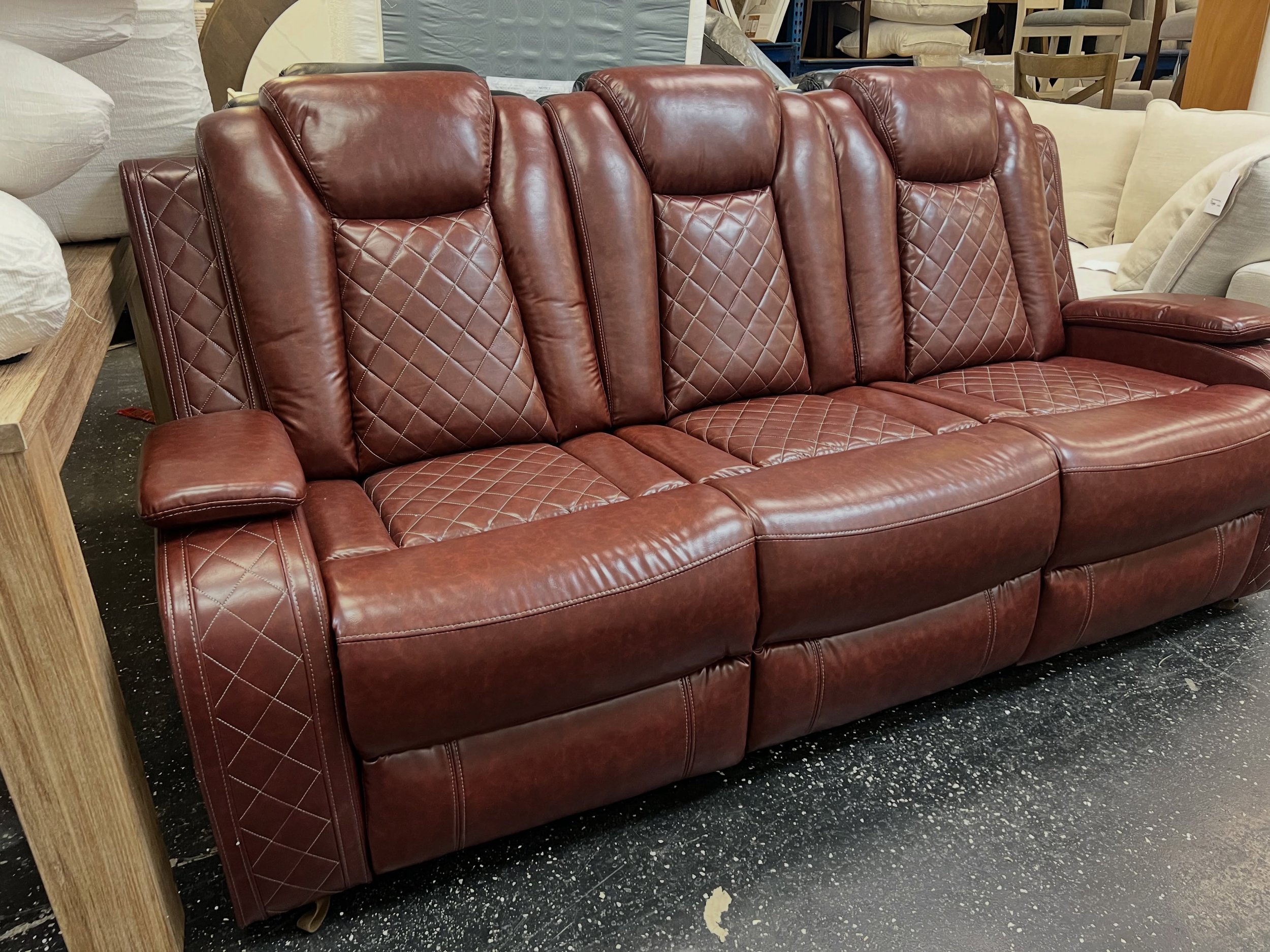 JUST ARRIVED &mdash; do not miss out on this one! 🦏

Burgundy Faux Leather Power Reclining Sofa w/Middle Charging Stations 
✅ New Condition, Open Box
📏 83.5&rdquo; x 38.5&rdquo; x 41&rdquo;H
💲579

Rhino Decor
📍 13393 W Colonial Dr, Winter Garden,