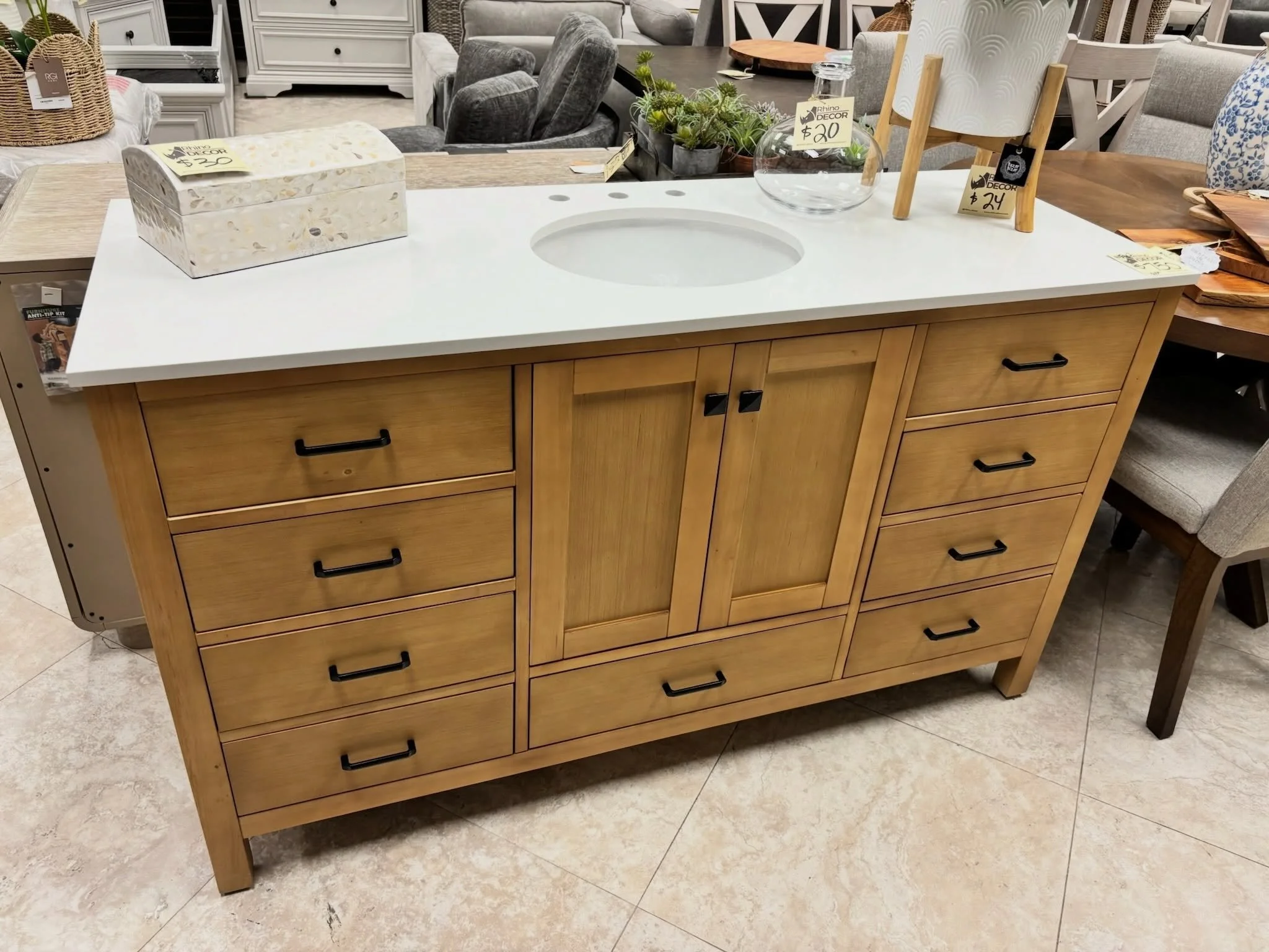 JUST ARRIVED &mdash; another great find at Rhino Decor 🦏

60&rdquo; Freestanding Blonde Wood Single Bathroom Vanity w/White Top
✅ Brand New Condition
📏 60&rdquo; x 22&rdquo; x 35&rdquo;H
💲750

Rhino Decor
📍 13393 W Colonial Dr, Winter Garden, FL 