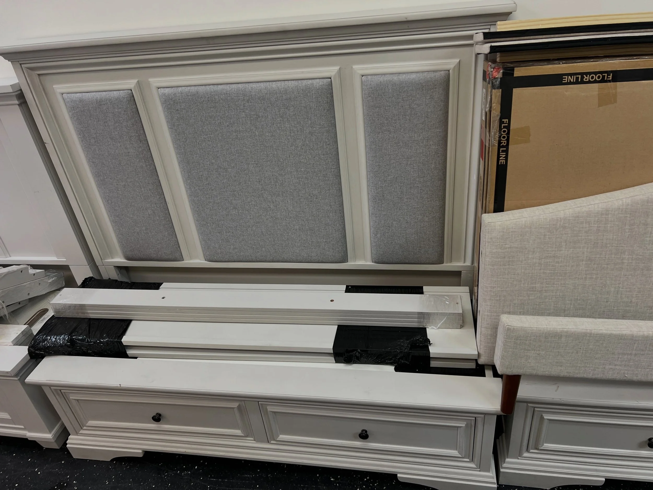JUST ARRIVED &mdash; and priced to move!! 🦏

Off White &amp; Light Blue Fabric Queen Storage Bed (as-is)
✅ Good Condition, right side was damaged during shipping.
📏 Bed: 67&rdquo; x 89&rdquo; x 58&rdquo;H
💲199

Rhino Decor
📍 13393 W Colonial Dr, 