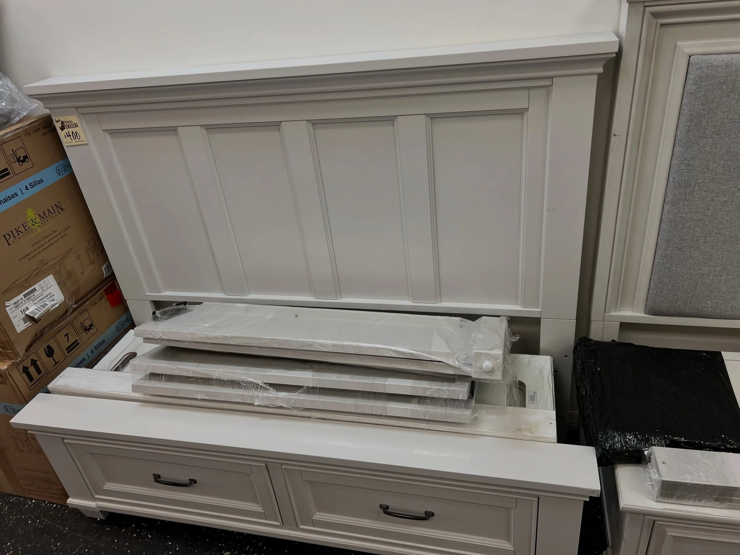 JUST ARRIVED &mdash; another amazing find at Rhino Decor 🦏 

Off White Queen Storage Bed Frame
✅ Excellent Condition
📏 Queen Bed: 66&rdquo; x 89.5&rdquo; x 53&rdquo;H
💲400

Rhino Decor
📍 13393 W Colonial Dr, Winter Garden, FL 34787
🕙 Tue&ndash;T