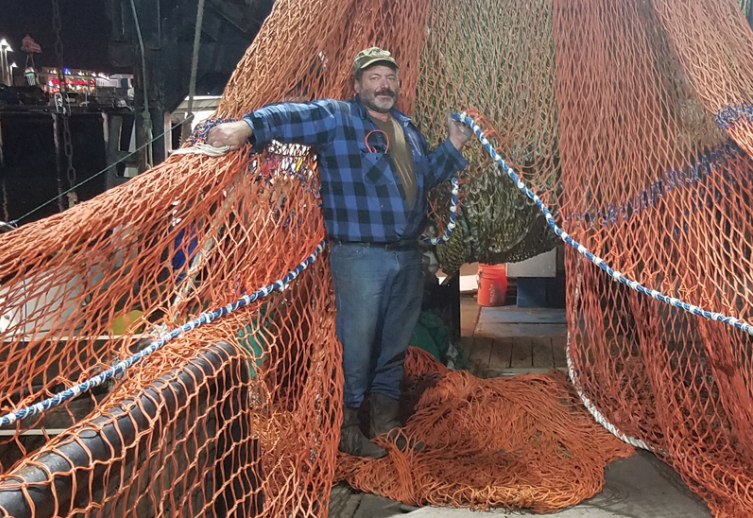 In bid to survive, legacy fishing family to open San Francisco floating fish market