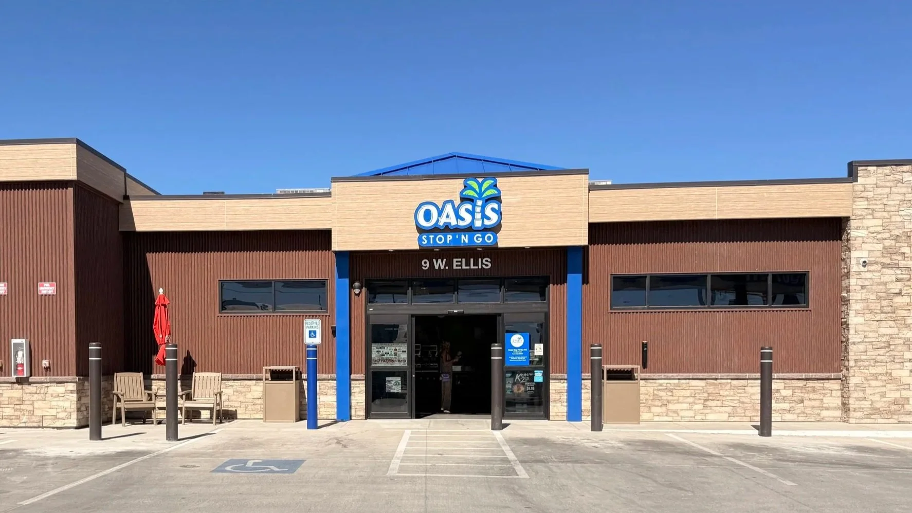 Oasis Stop 'N Go, Paul ID
