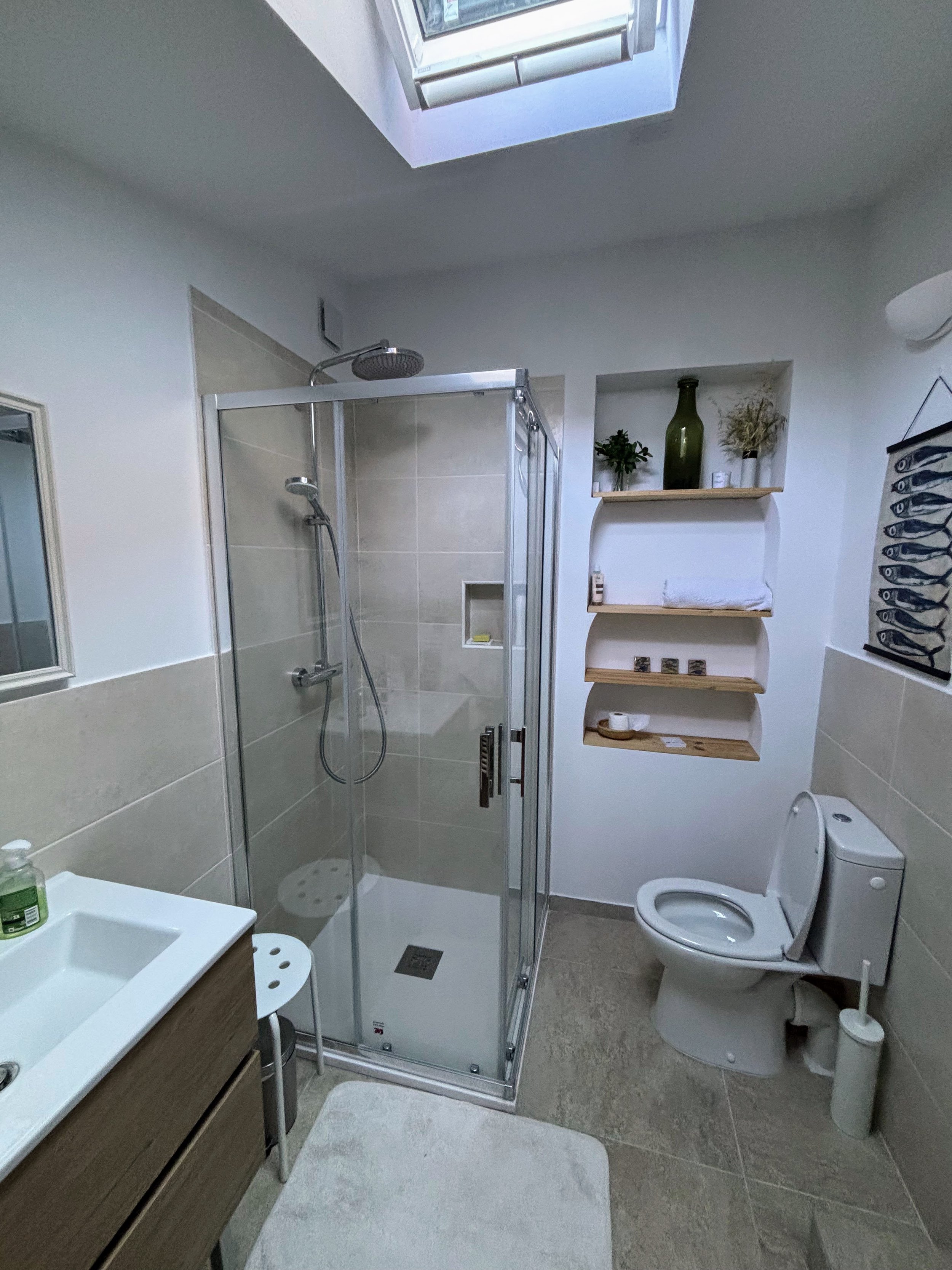 En-suite Bathroom 3 (top floor)