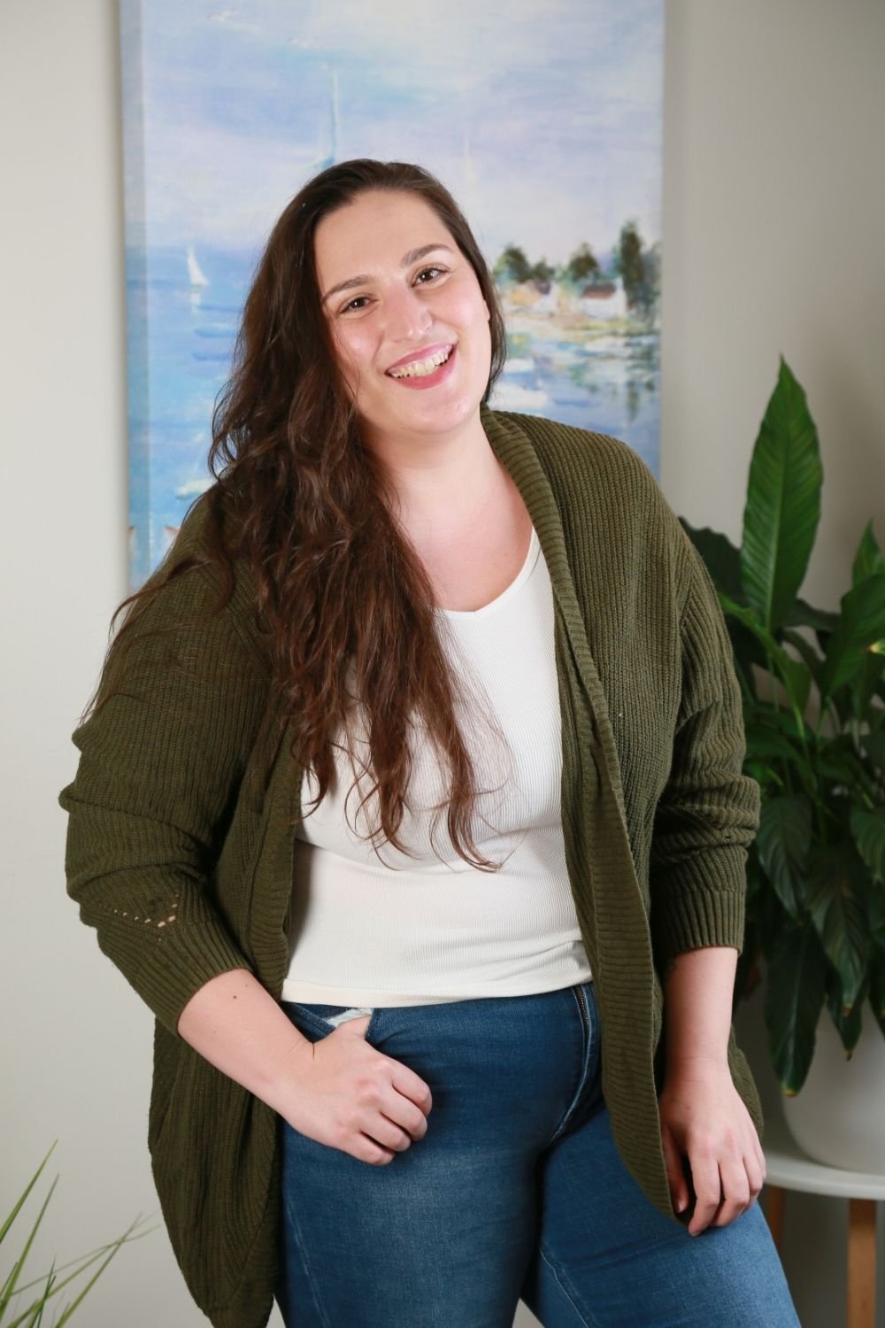headshot of Leana Silip