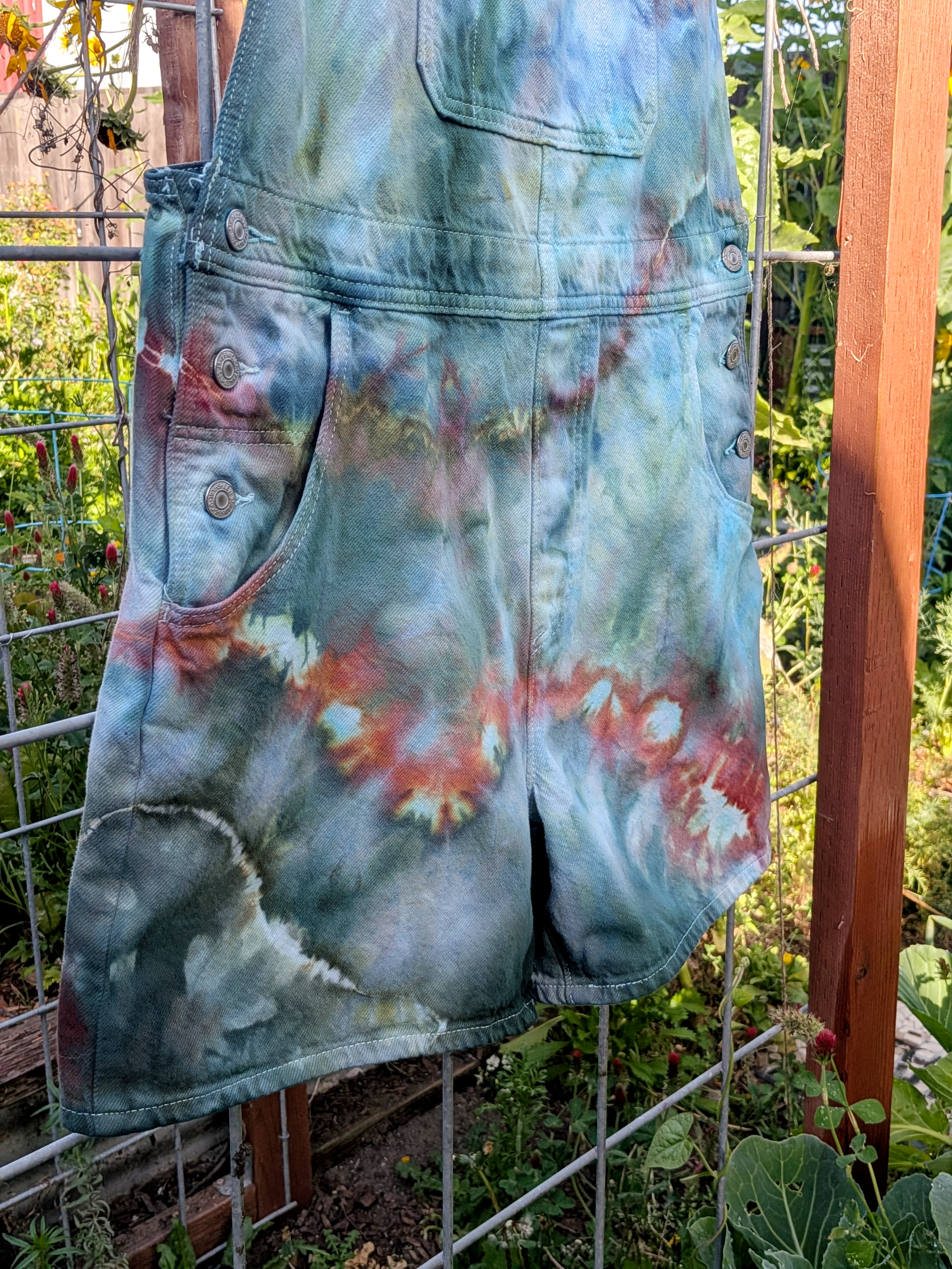 XL-Overall-Turquoise-and-rust-geode-detail.png