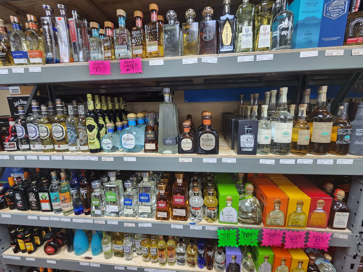 Happy's Liquor Store