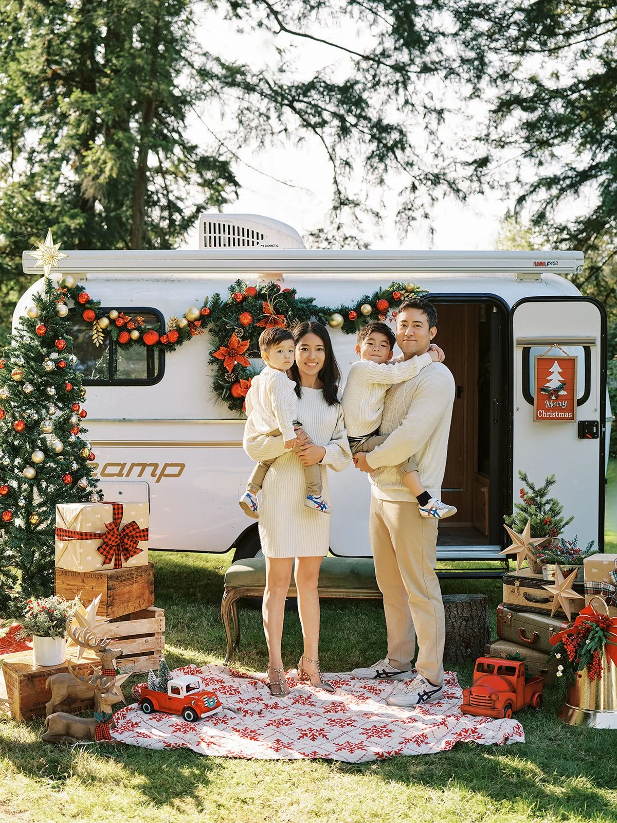 ShanShan & Joshua 2024 Family-03.jpg