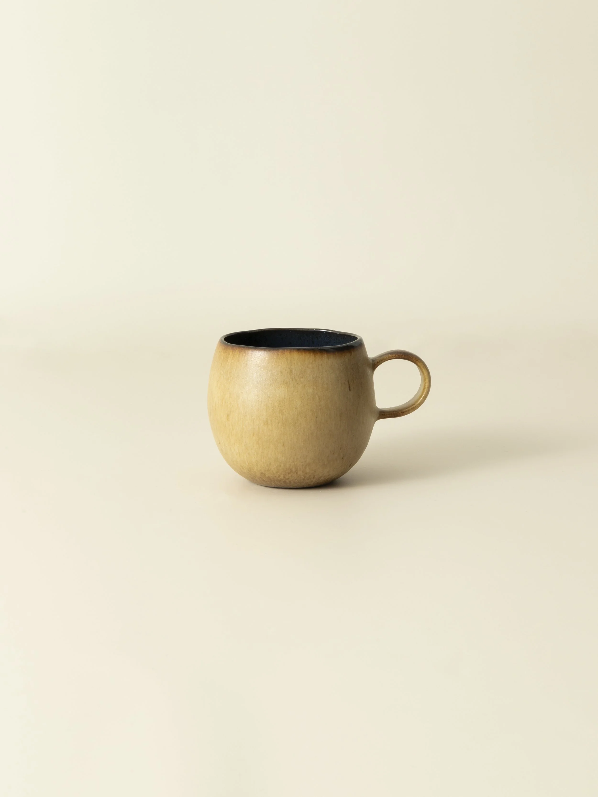 TFPS-40H-M-DB_Mug_Product-View-02.jpg