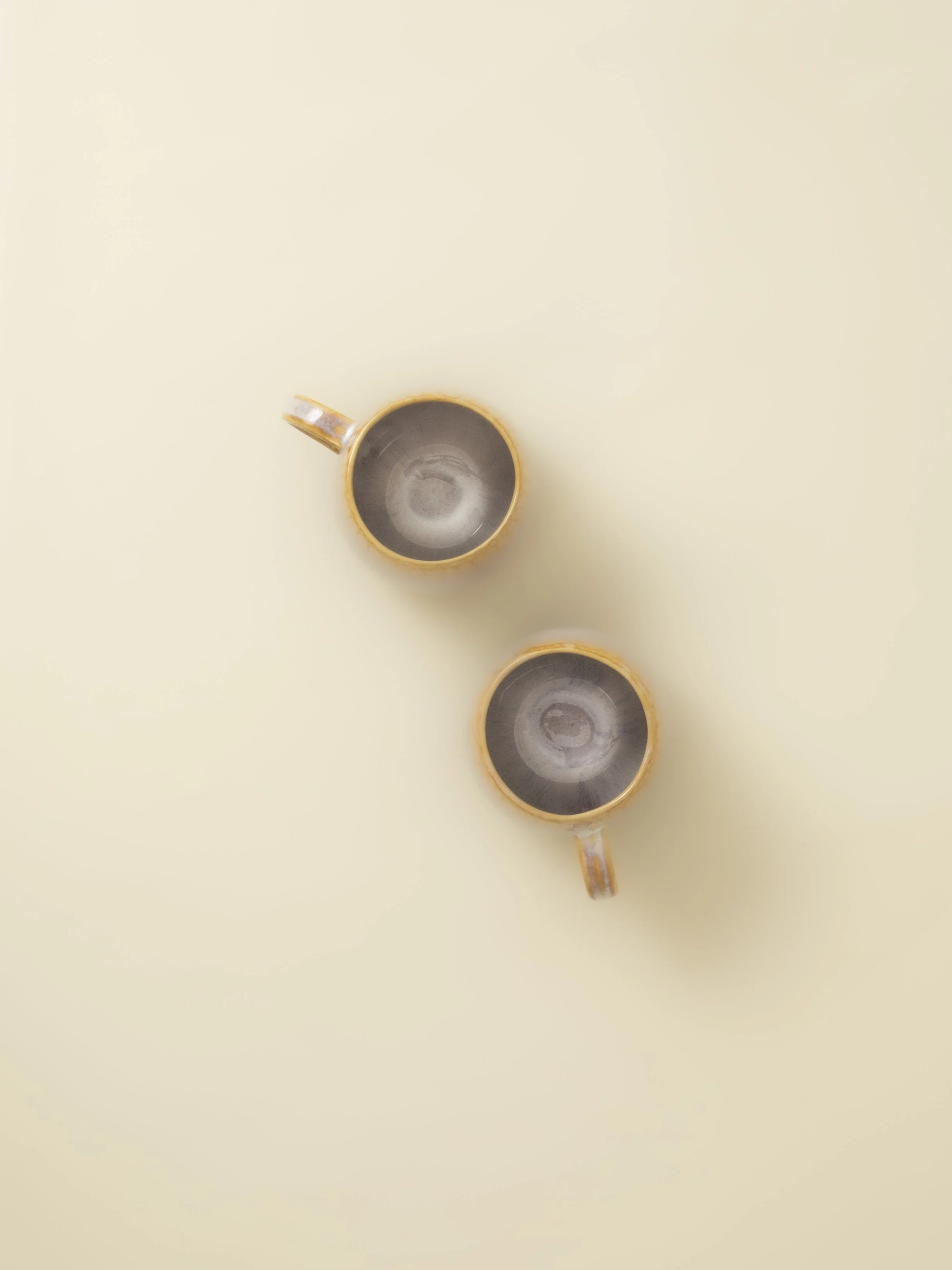 Amazonia_cream_Set2Mugs_top.jpg