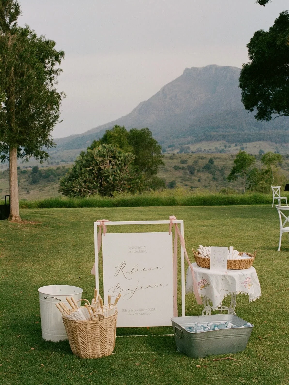 Film moments from Bec &amp; Ben&rsquo;s absolute fairytale day 🧚🏼&zwj;♀️ 

Video @sunnydayfilms
Venue @maroonhillestate
Photo @kdonweddings 
Makeup @mercedesedmondsmua
Hair @isabellajanehairmakeup
Barber @flintbarbers.studio
Styling &amp; Florals @