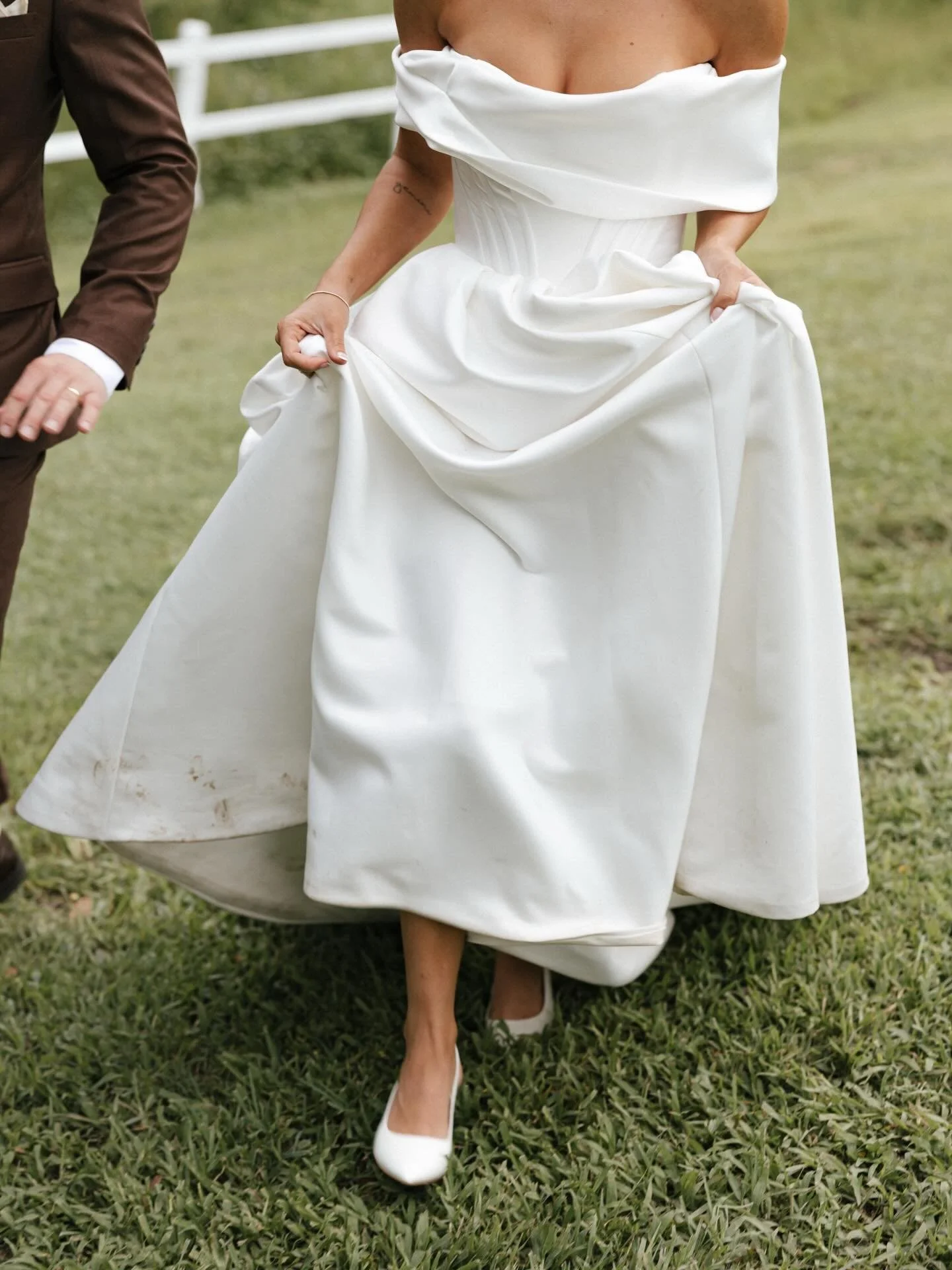Me 🤝🏽 a dress shot 
.
.
.
.
.
.
#goldcoastweddingphotographer #weddingphotographer #goldcoastphotographer #goldcoastbride #australianweddingphotographer