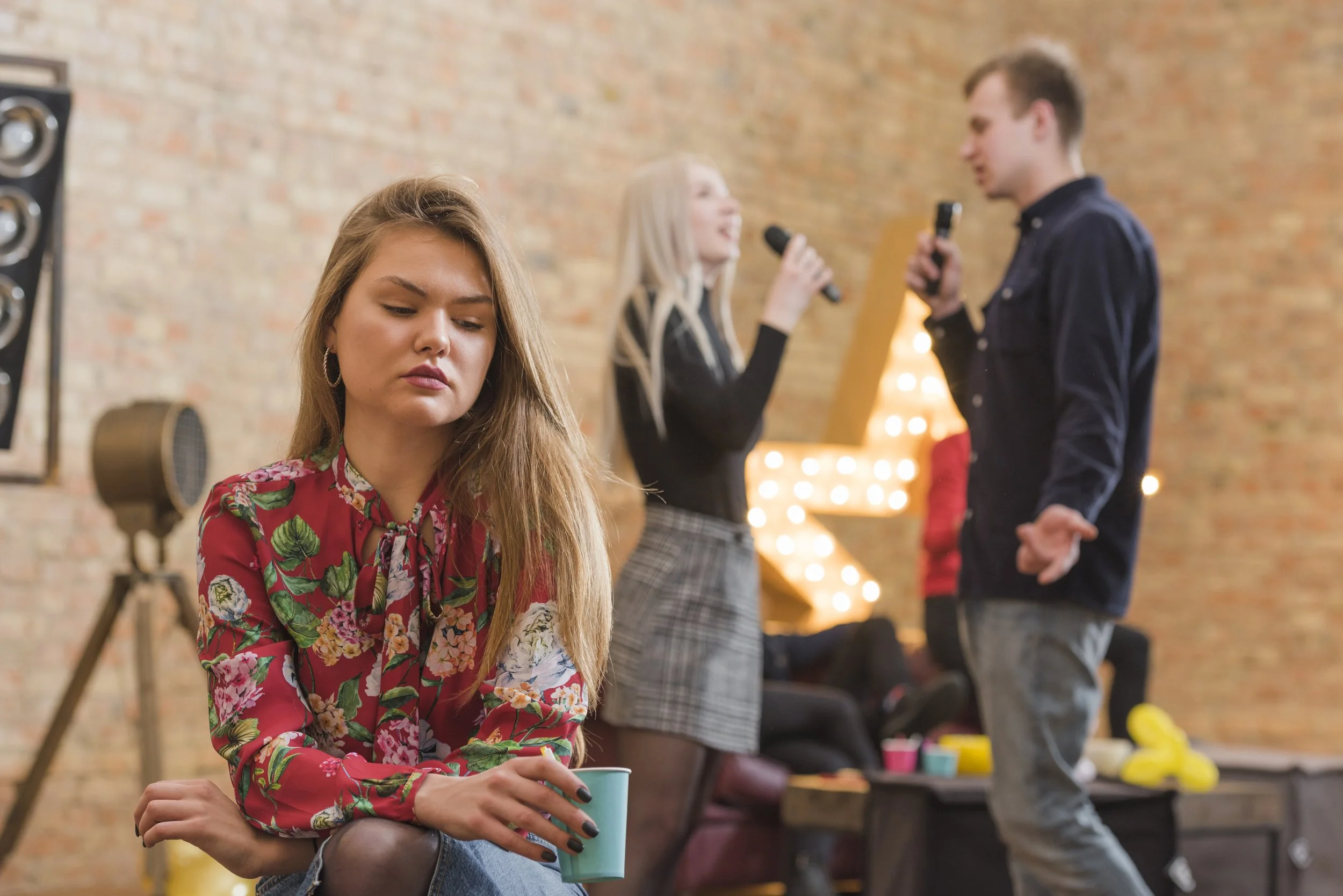 jealous-girl-party.jpg