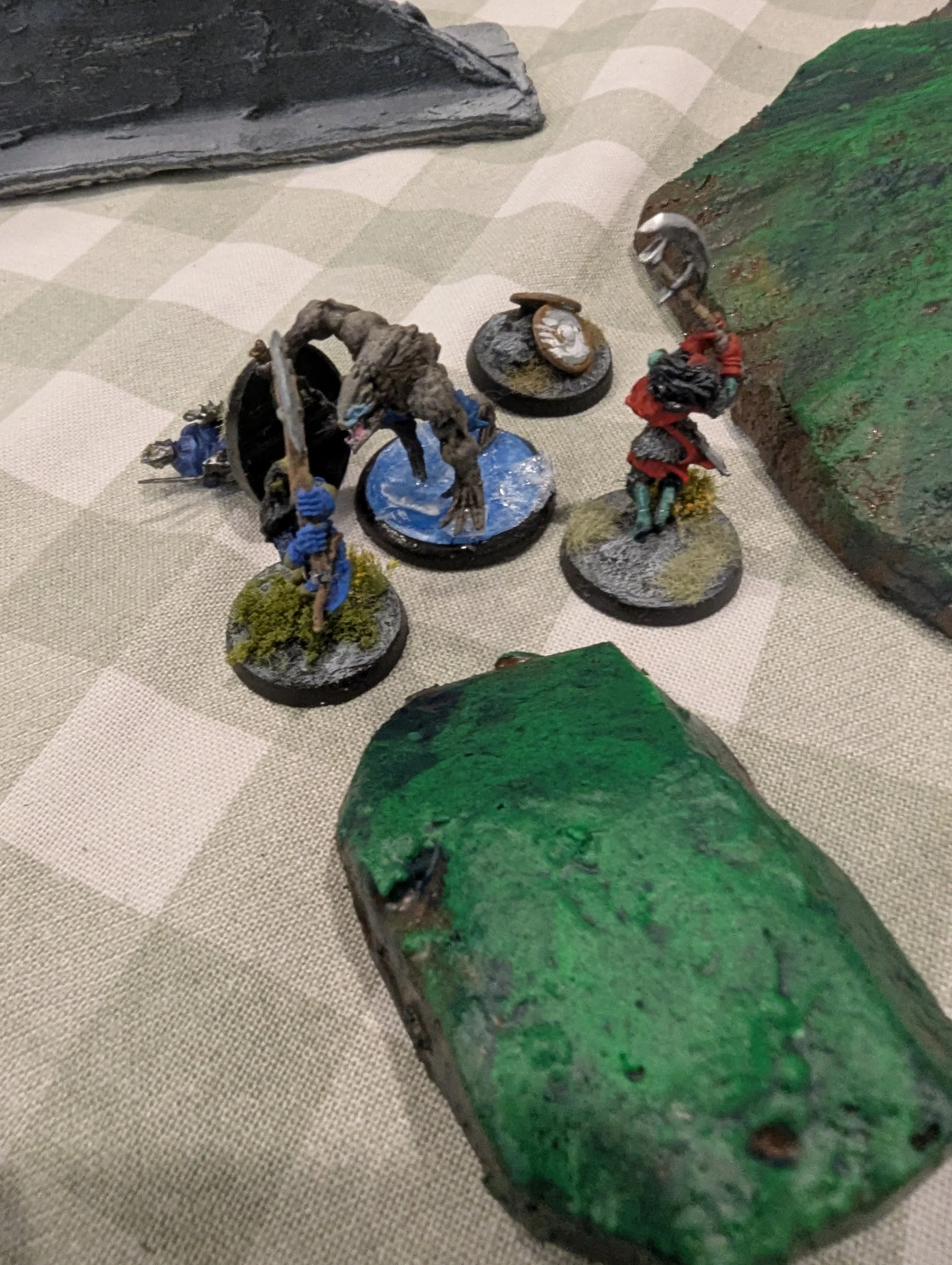 1 Hero vs 3 Villians