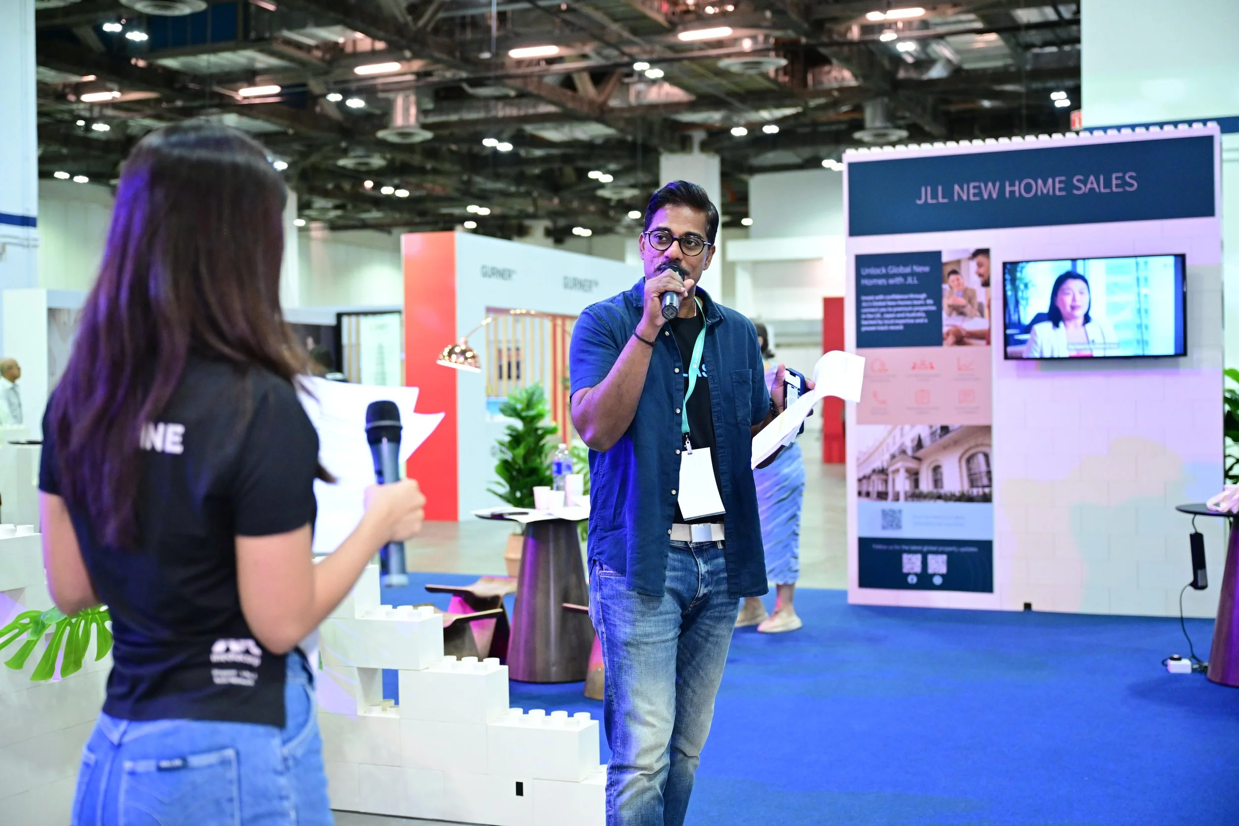 Pinpoint PR working a Trade Show with Radio DJs.JPG