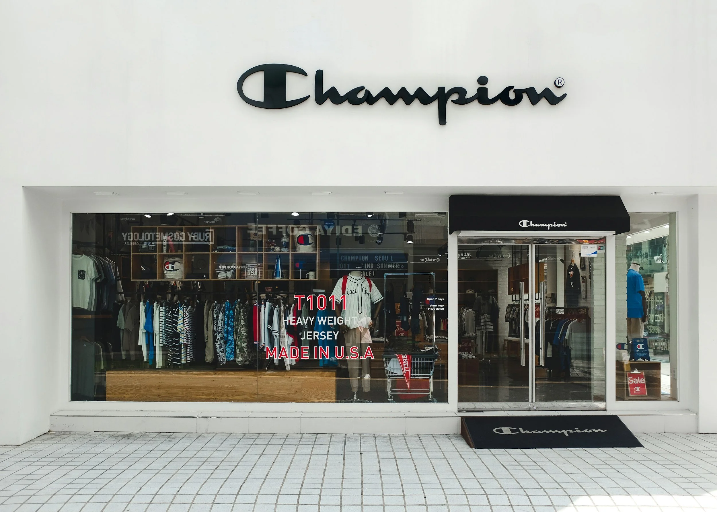 STOREFRONT WINDOW SERVICE