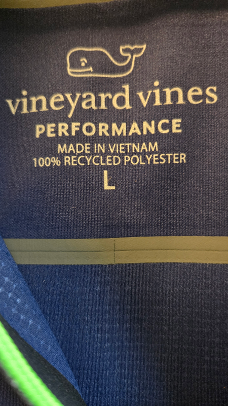 vineyardvinesvestsize.png