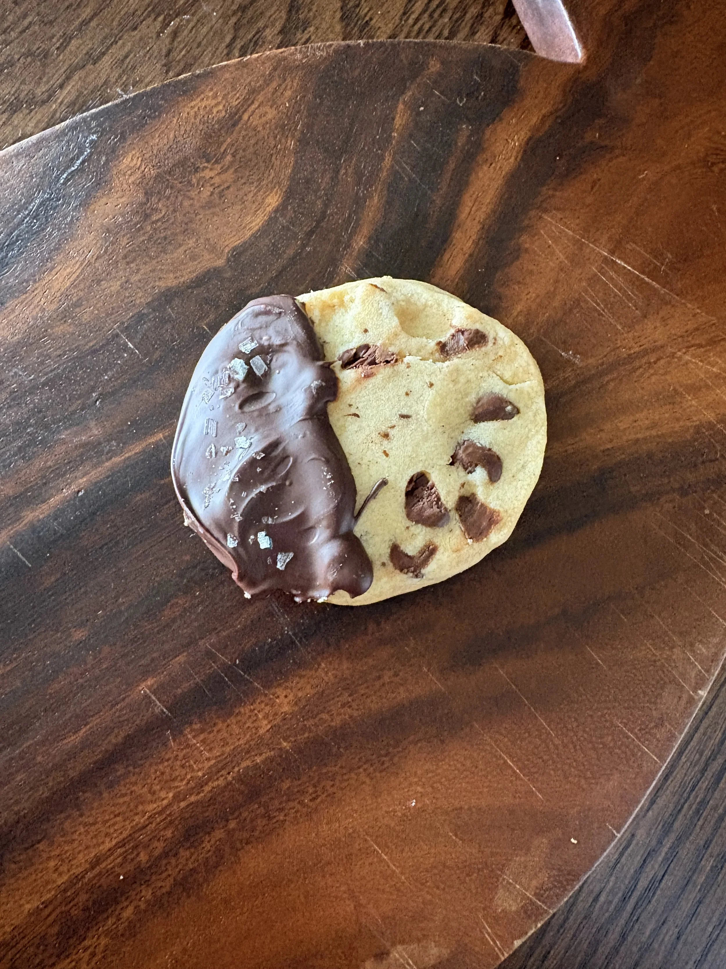 1 Chocolate Chunk  Shortbread Cookie - Chocolate Dip
