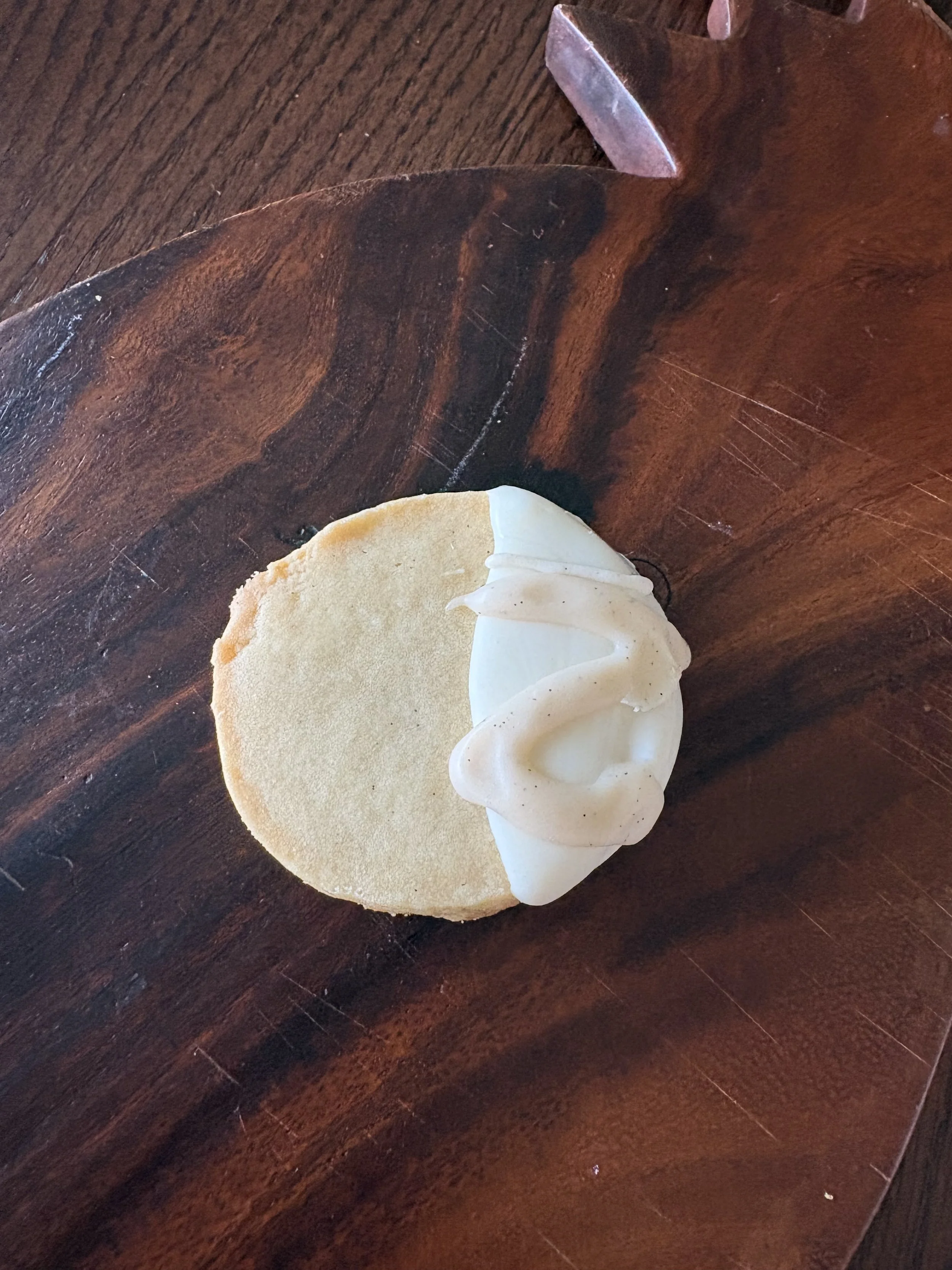 1 Vanilla Bean Shortbread Cookie - White Chocolate Dip