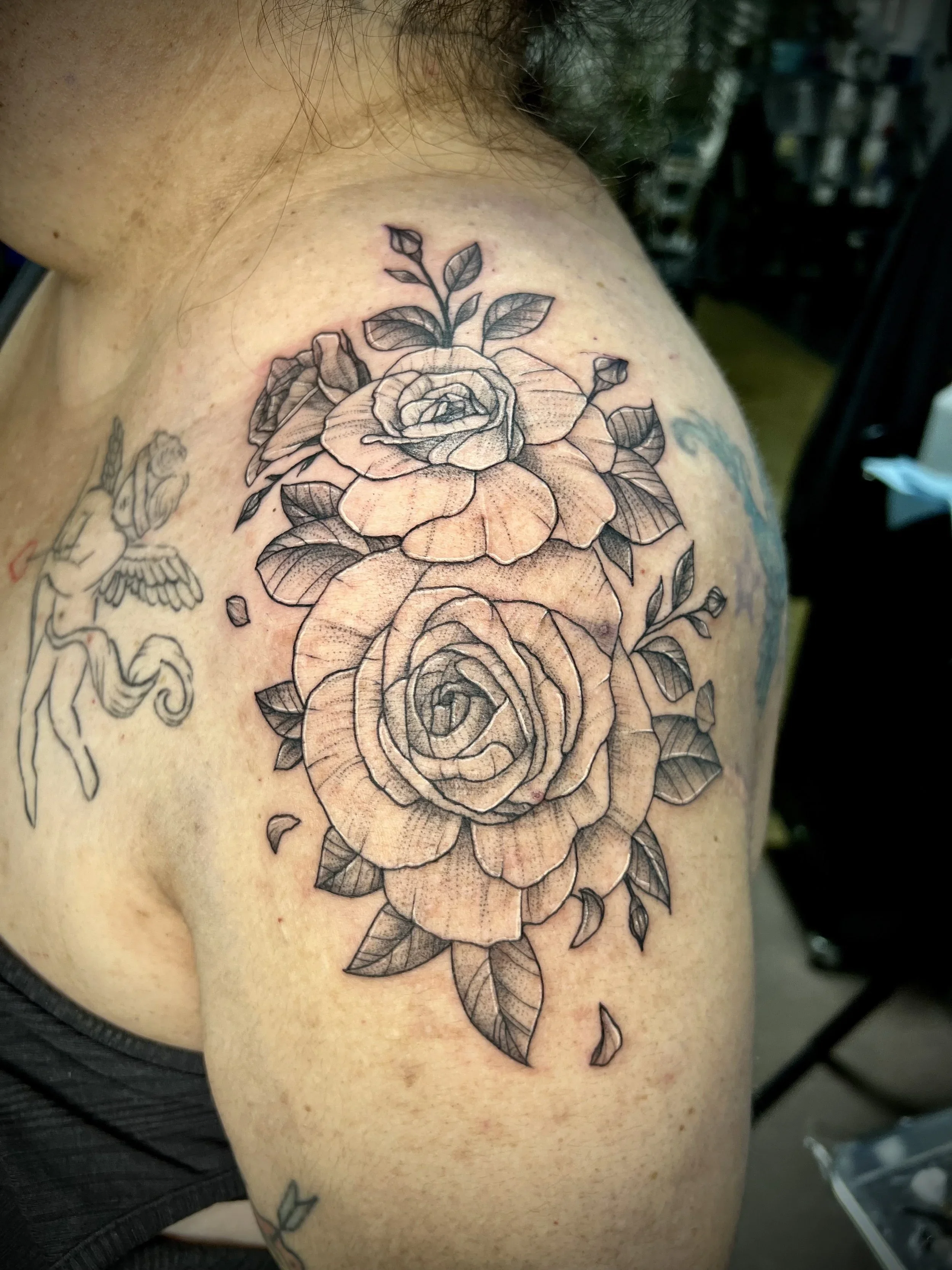 Roses+shoulder+.webp