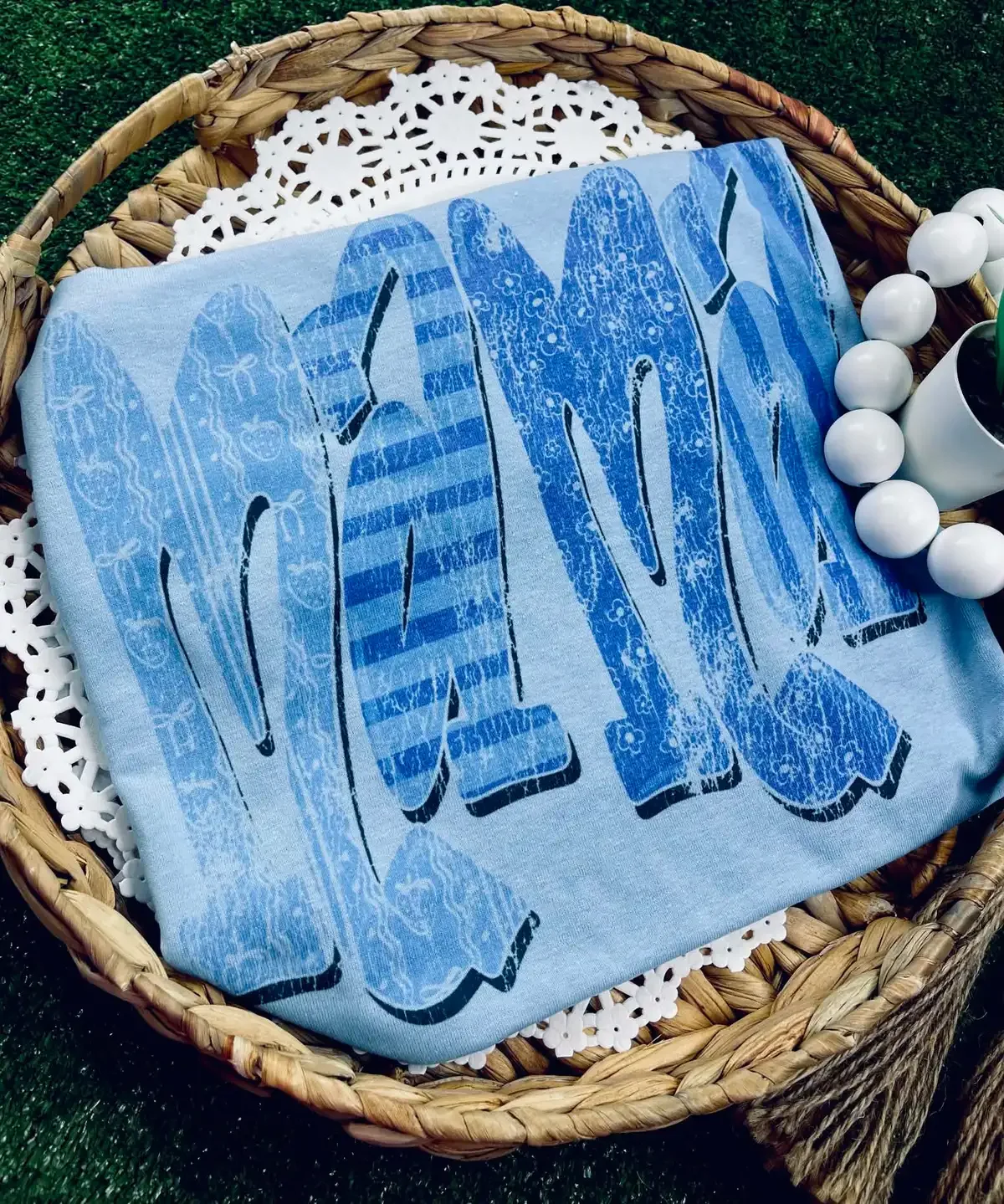 Mama (Gildan Tee)